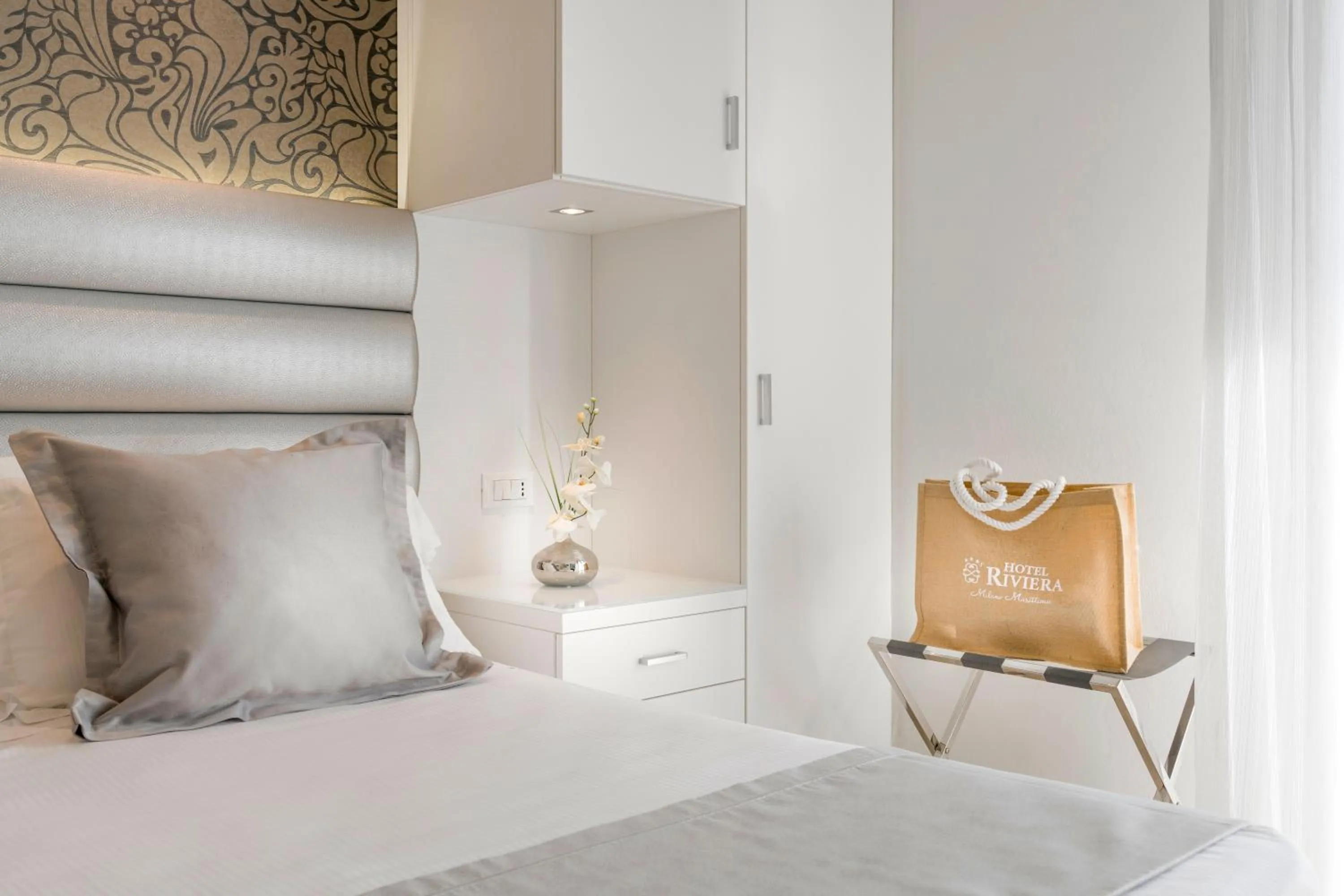 Sea view, Bed in Hotel Riviera