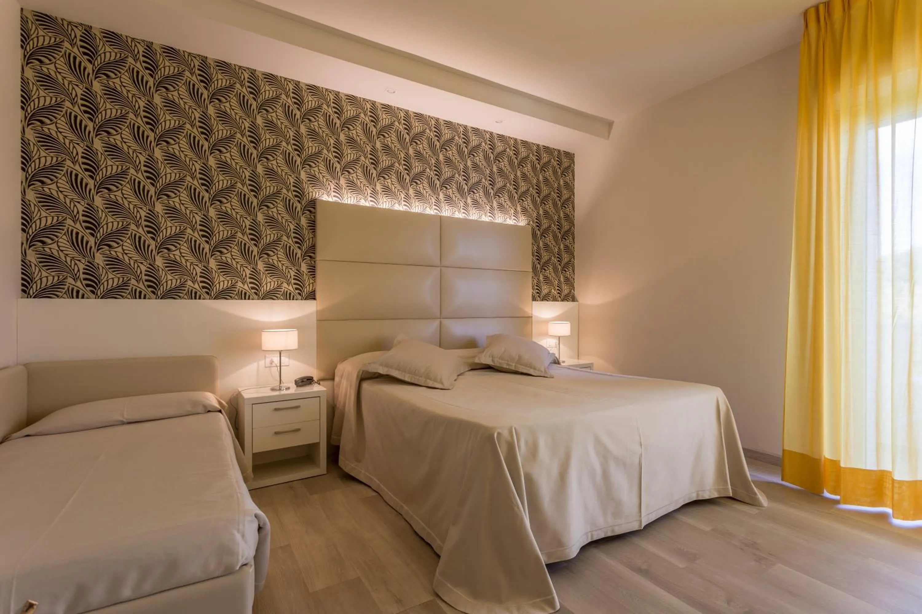 Sea view, Bed in Hotel Riviera