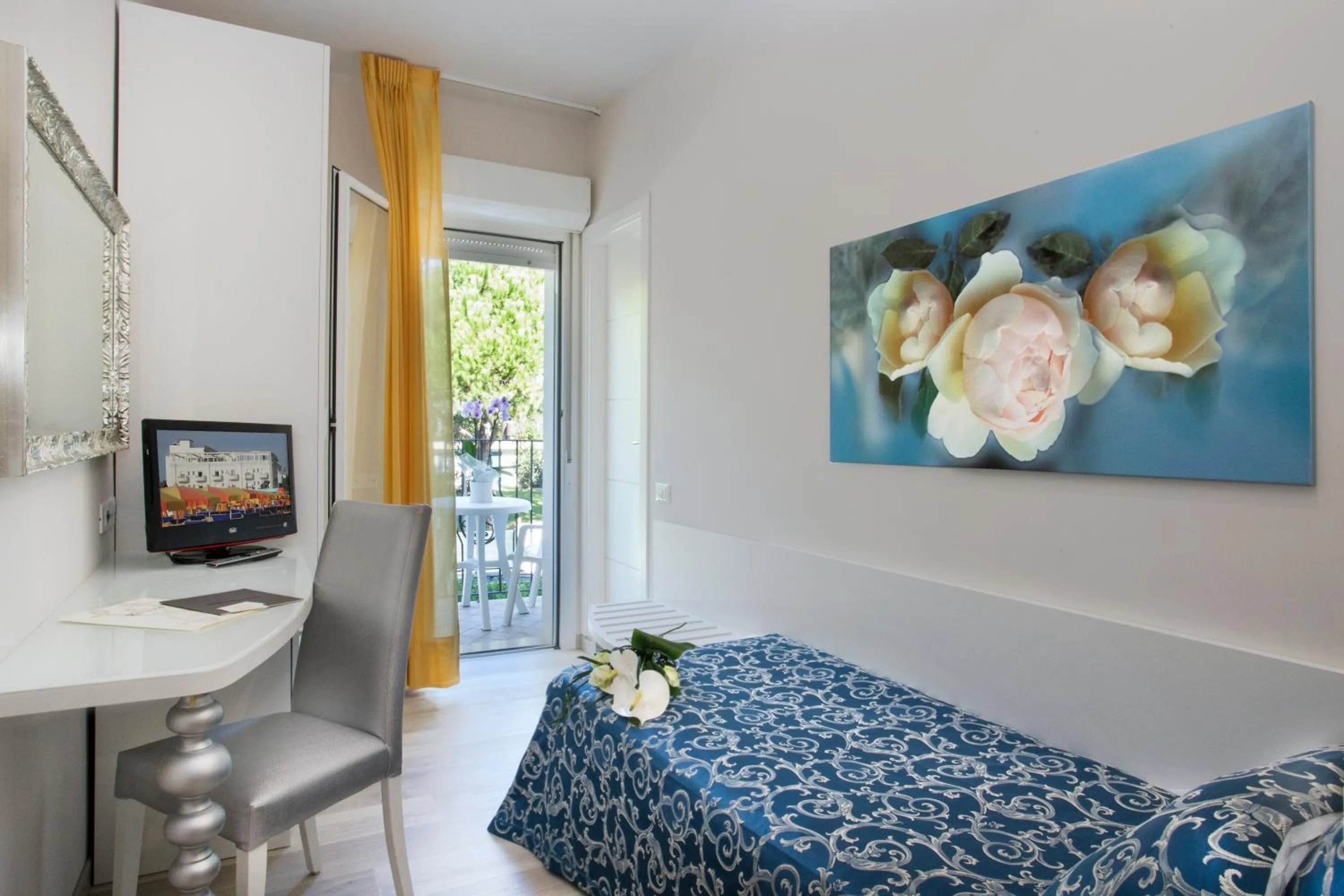 Photo of the whole room, Bed in Hotel Riviera