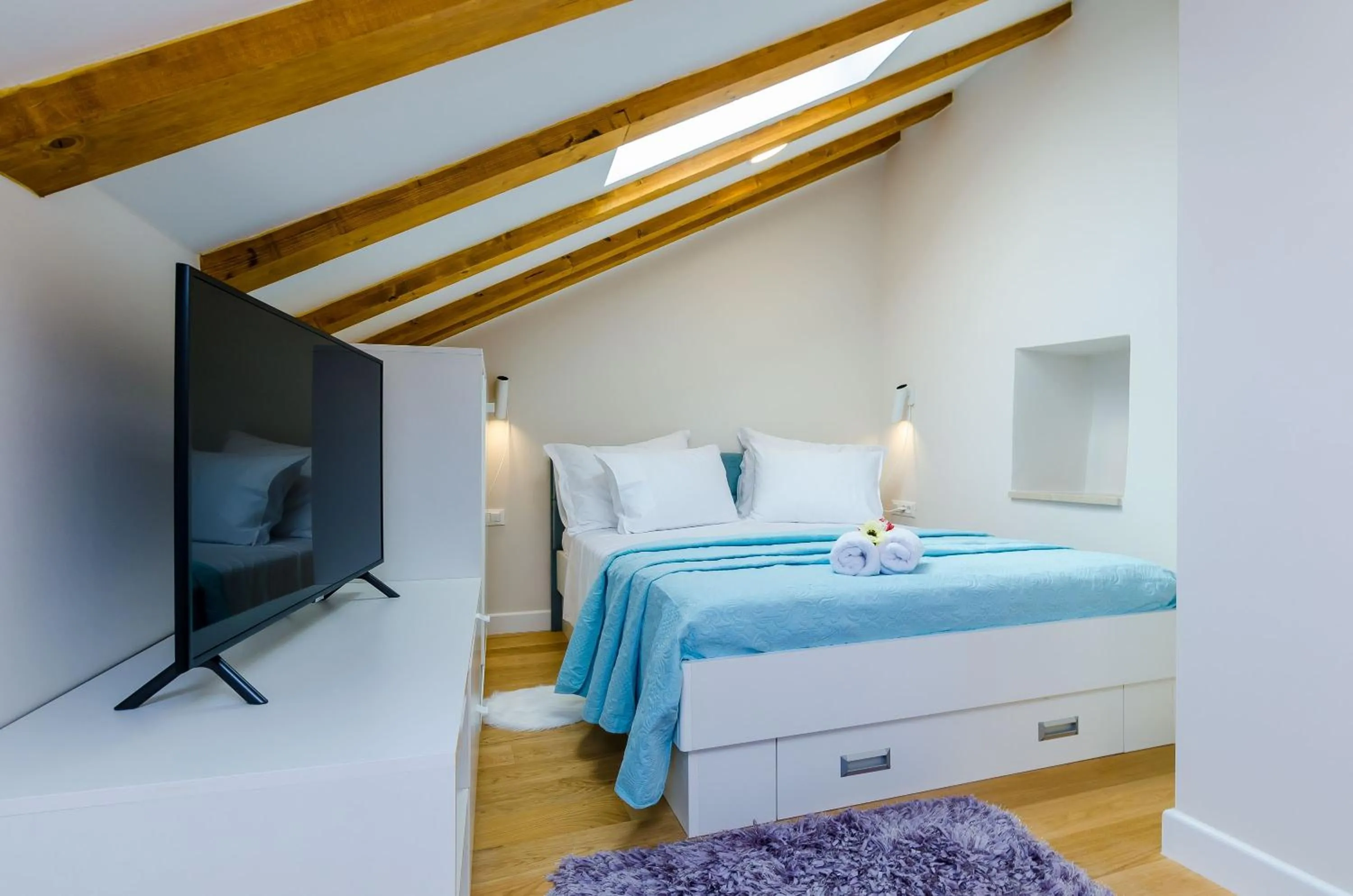 Bedroom, Bed in Leonarda Baroque House - Old Town