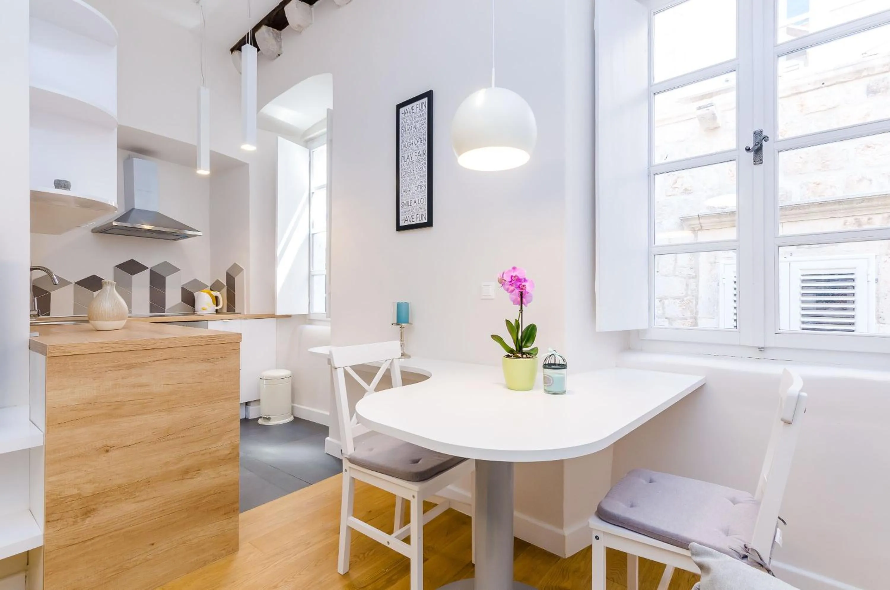 Dining area in Leonarda Baroque House - Old Town