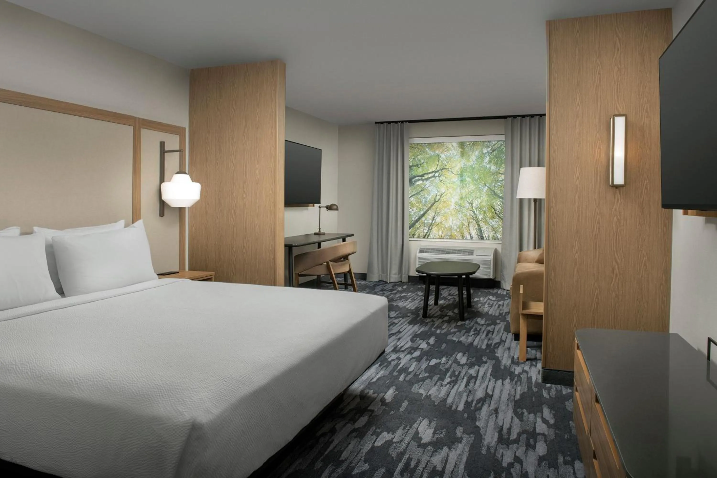 Photo of the whole room, Bed in Fairfield Inn & Suites by Marriott Appleton