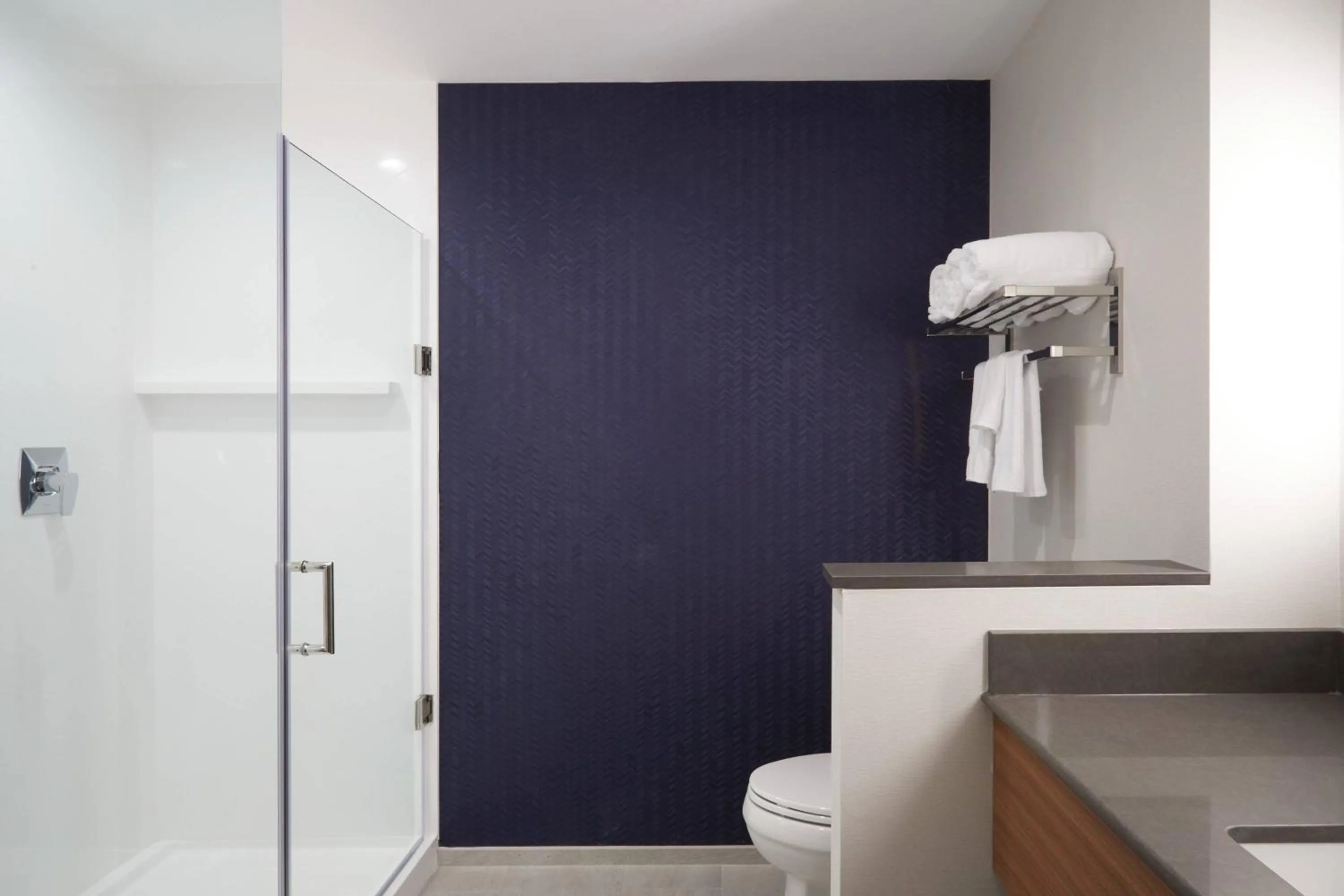 Bathroom in Fairfield Inn & Suites by Marriott Riverside Moreno Valley