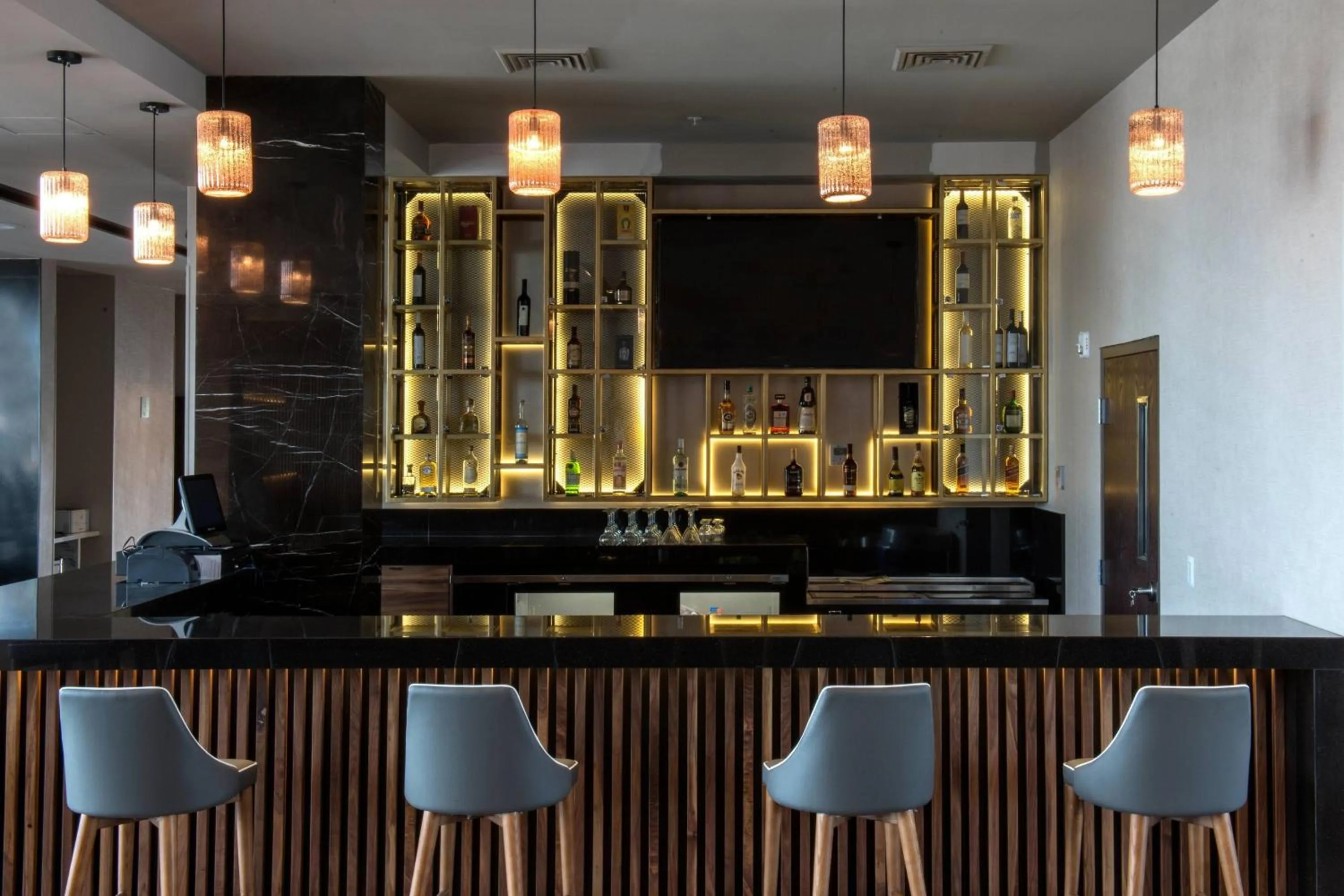 Lounge or bar in Courtyard by Marriott San Luis Potosi, Los Lagos