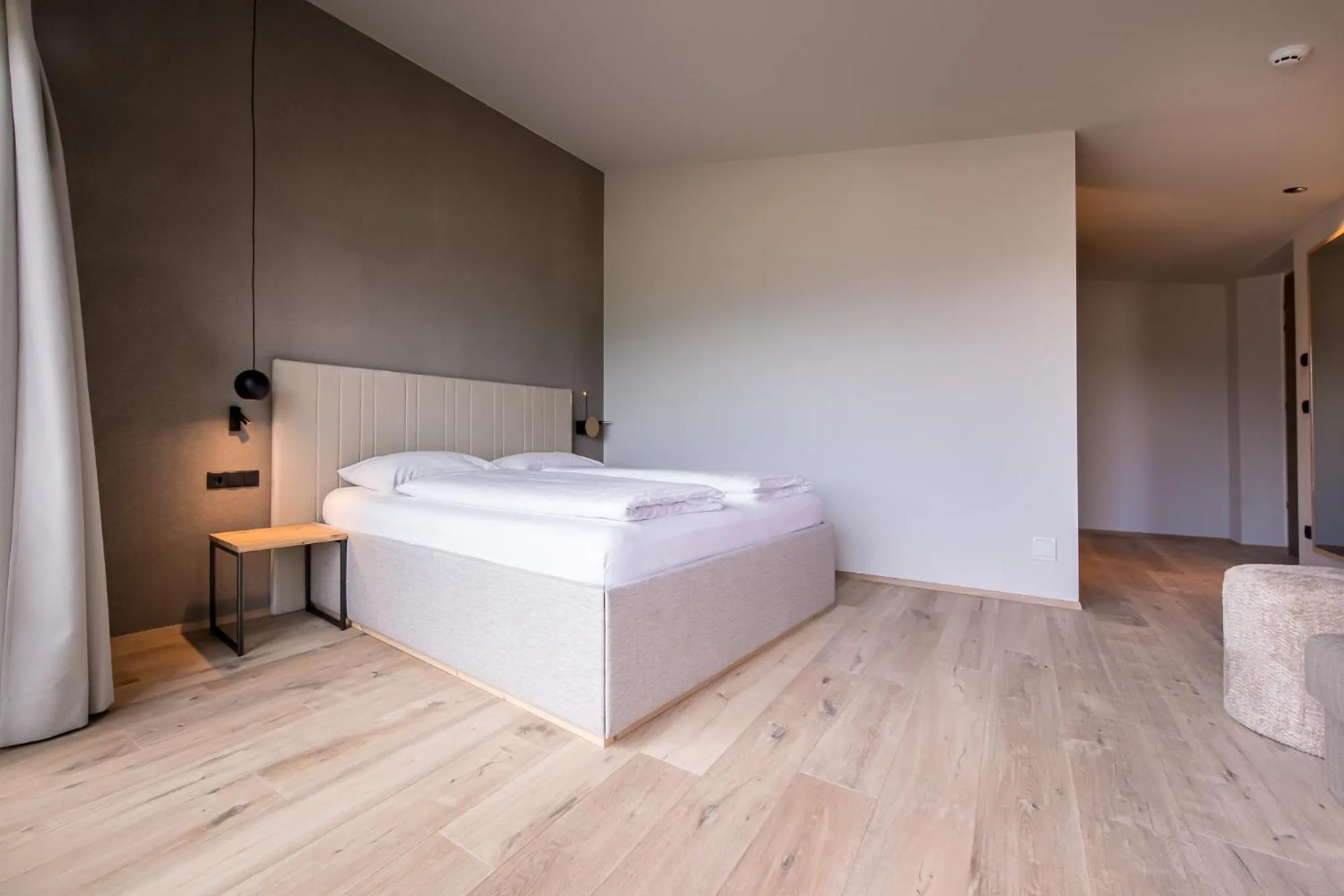 Bedroom, Bed in Hotel Sonnenheim