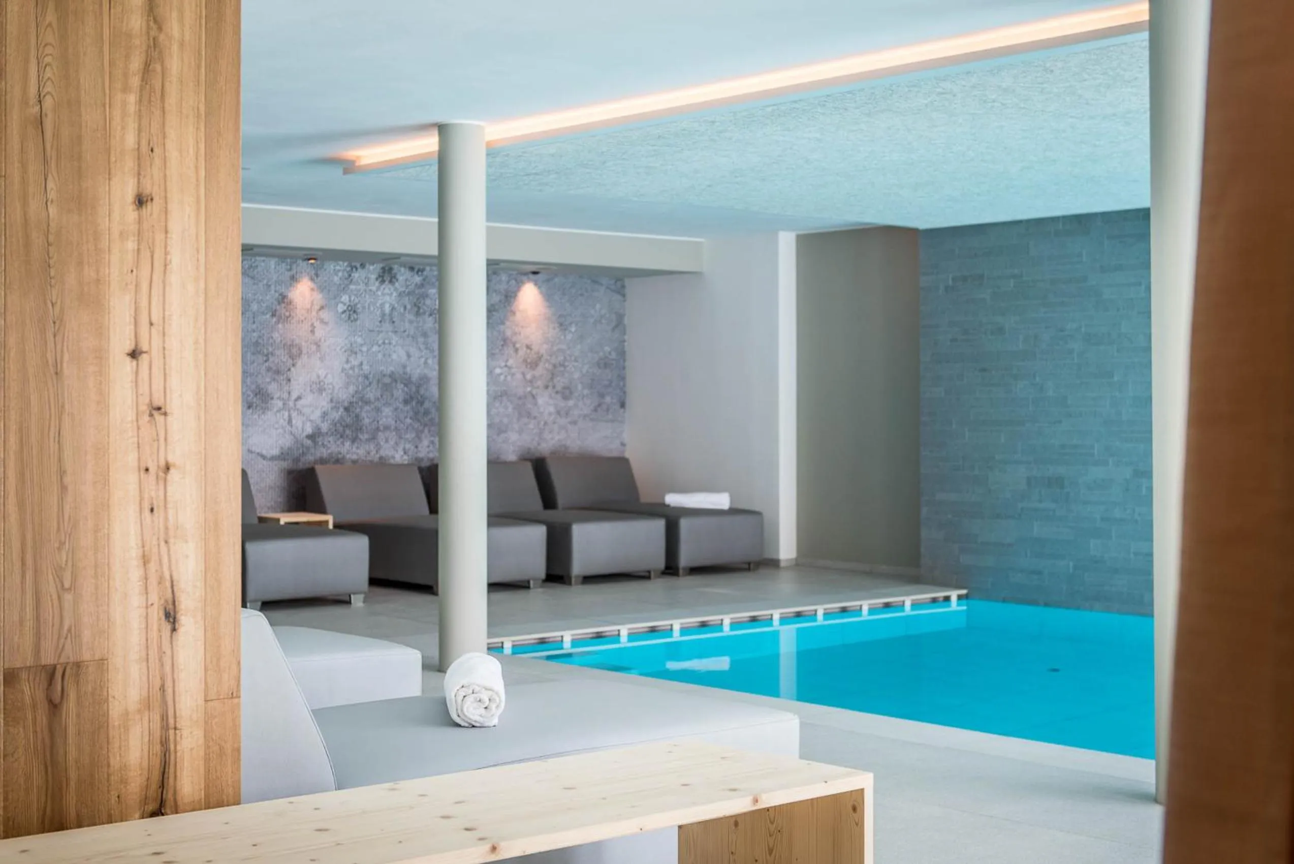 Swimming pool in Hotel Sonnenheim