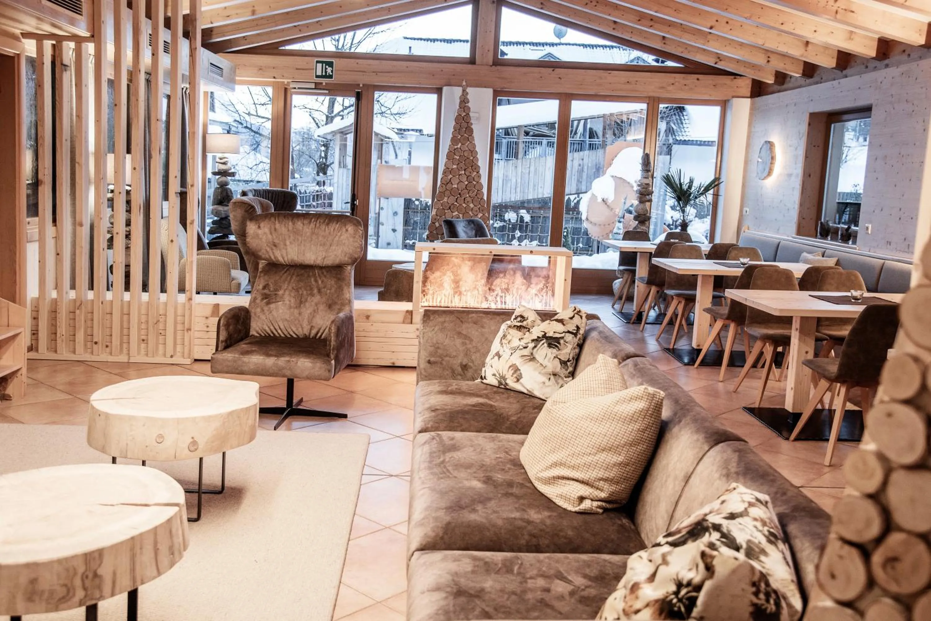 Communal lounge/ TV room in Hotel Sonnenheim