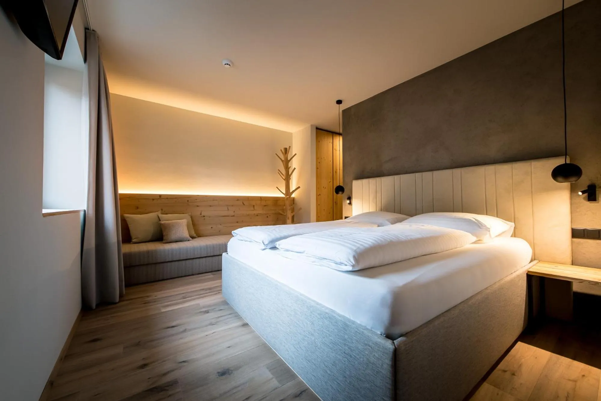 Bedroom, Bed in Hotel Sonnenheim