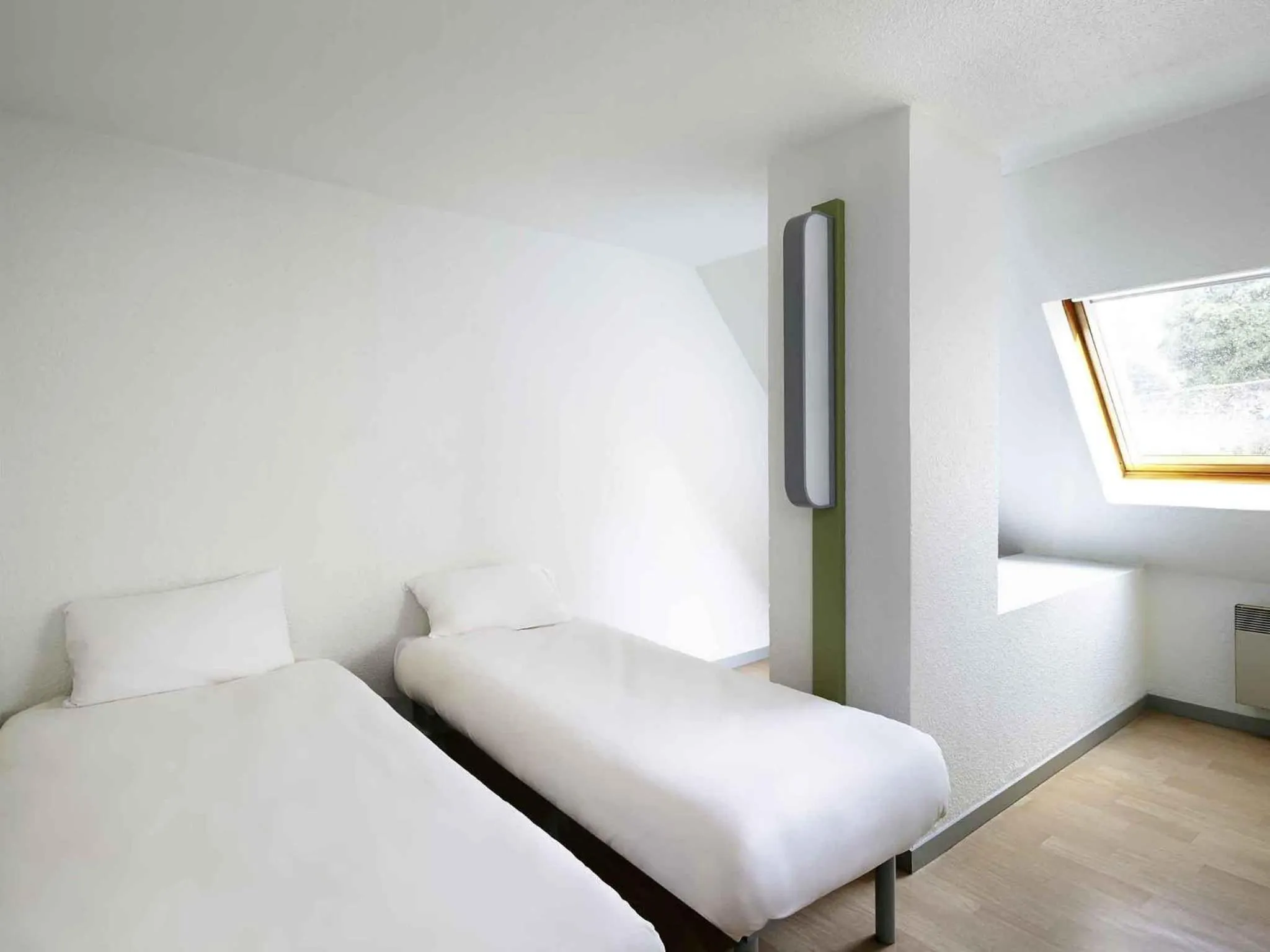 Bedroom, Bed in ibis budget Blois Centre