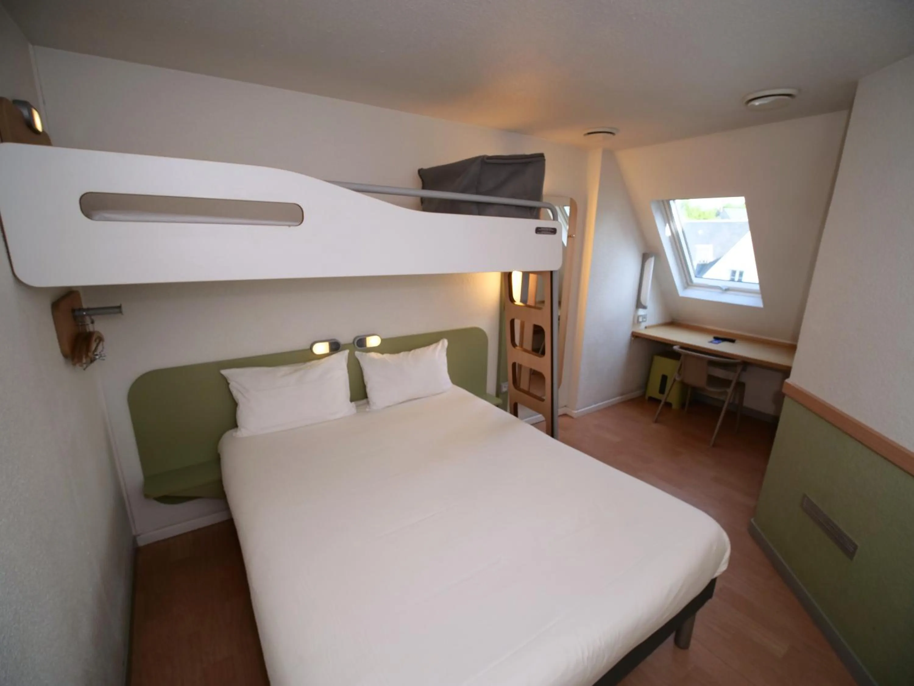 Bed in ibis budget Blois Centre