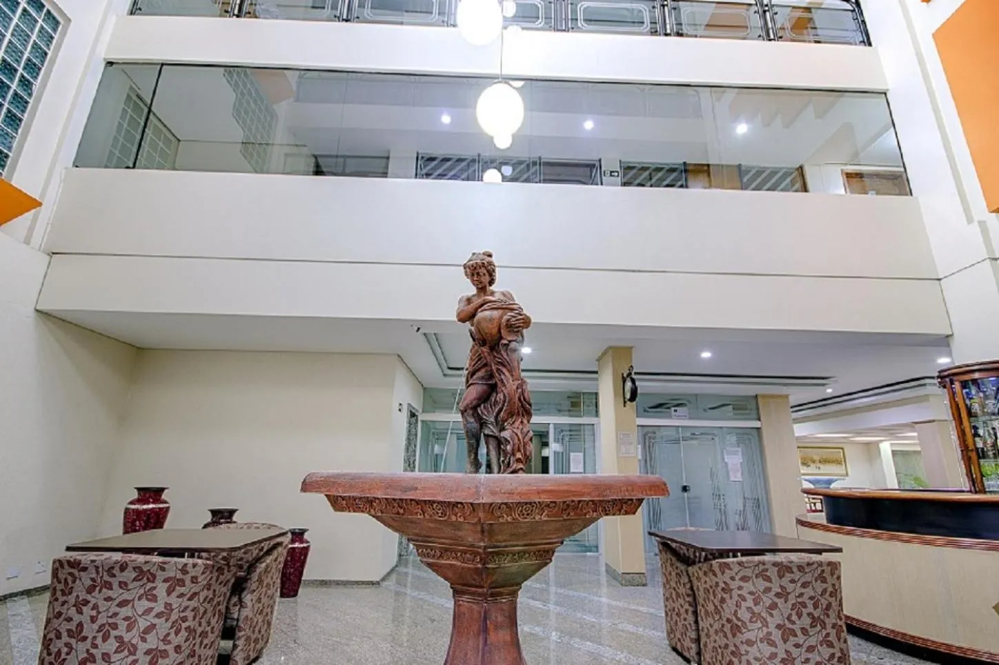 Lobby or reception in Hotel Golden Park Curitiba By Nacional Inn