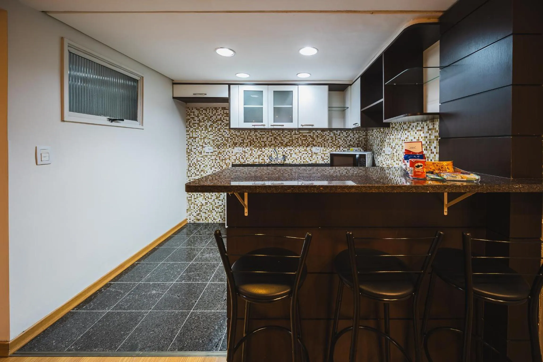 Kitchen or kitchenette in Hotel Golden Park Curitiba By Nacional Inn