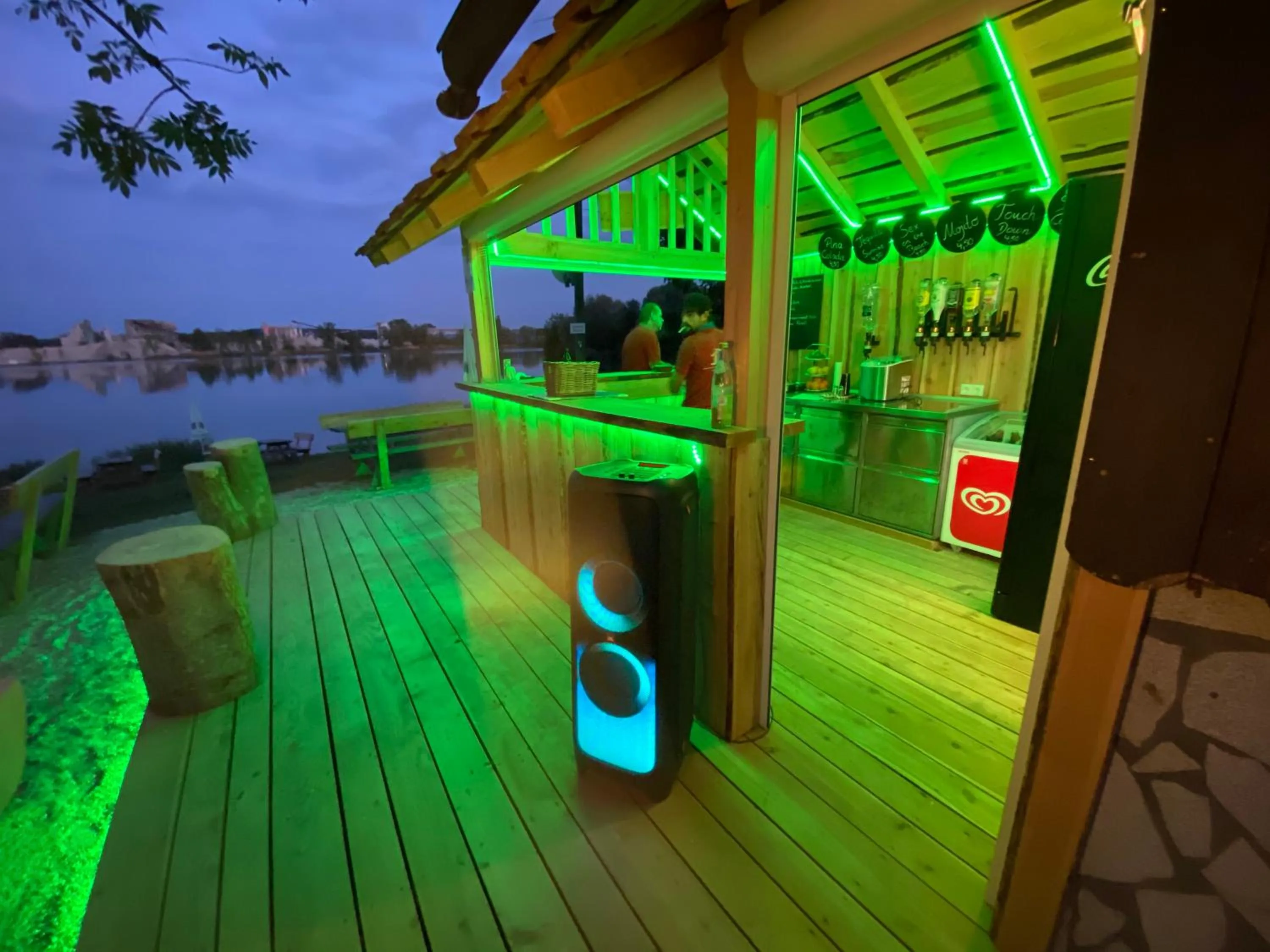 Seehaus Mamming - Hotel - Schlaffässer - Biergarten - Camping