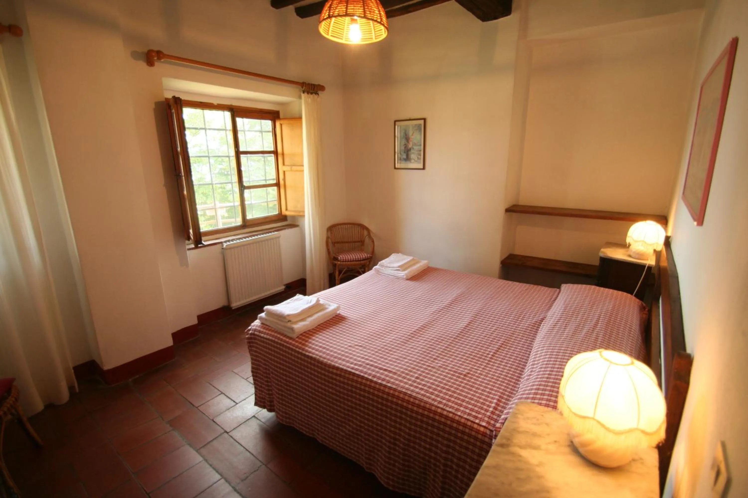 Bed in Fattoria Gambaro di Petrognano