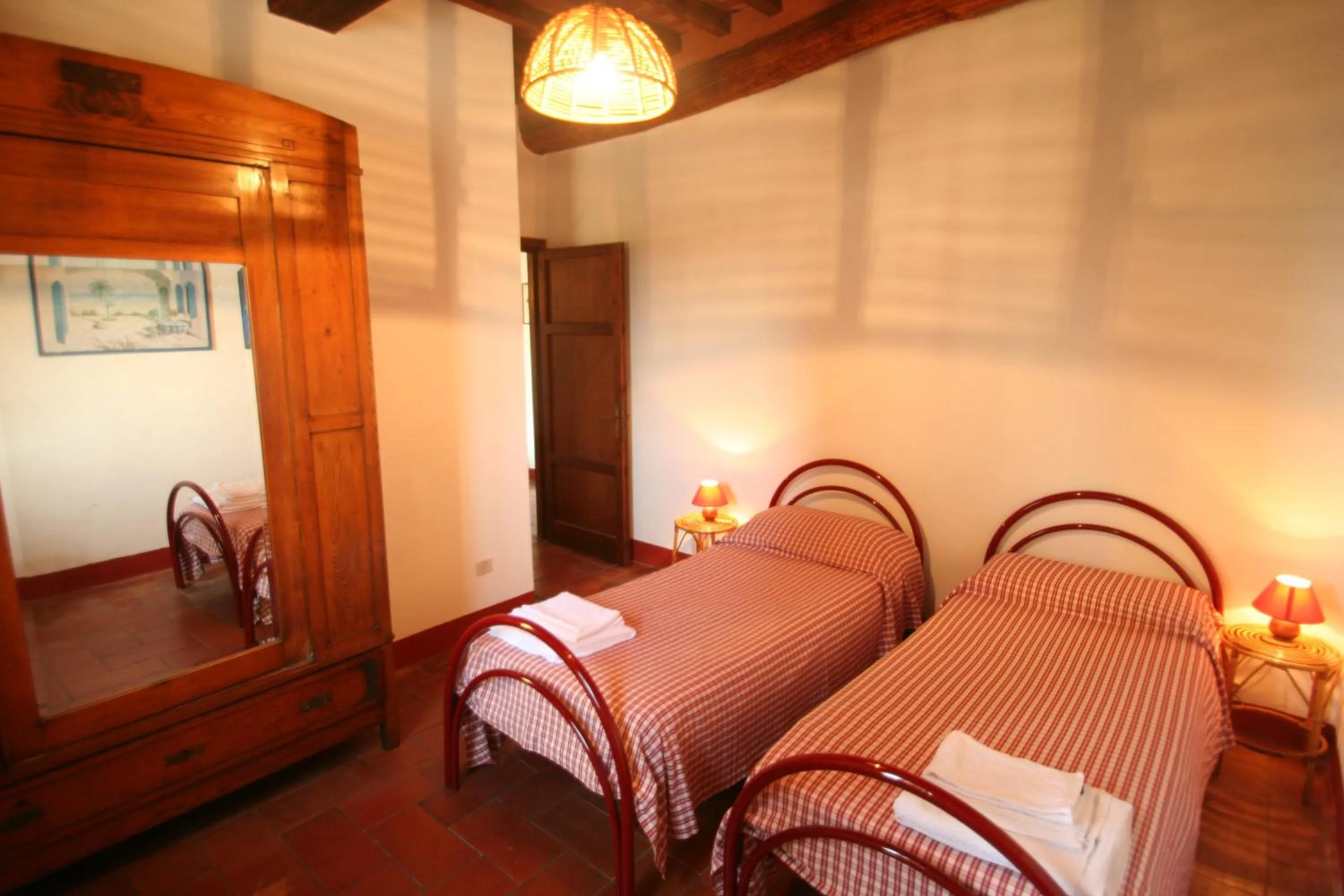 Bed in Fattoria Gambaro di Petrognano