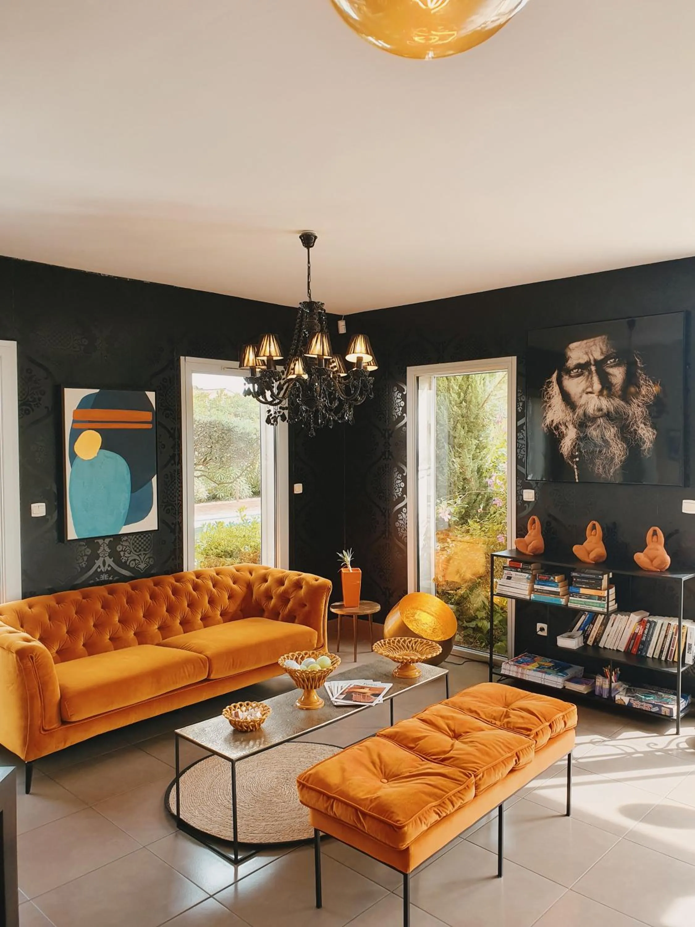 Seating area in Patio De Violette