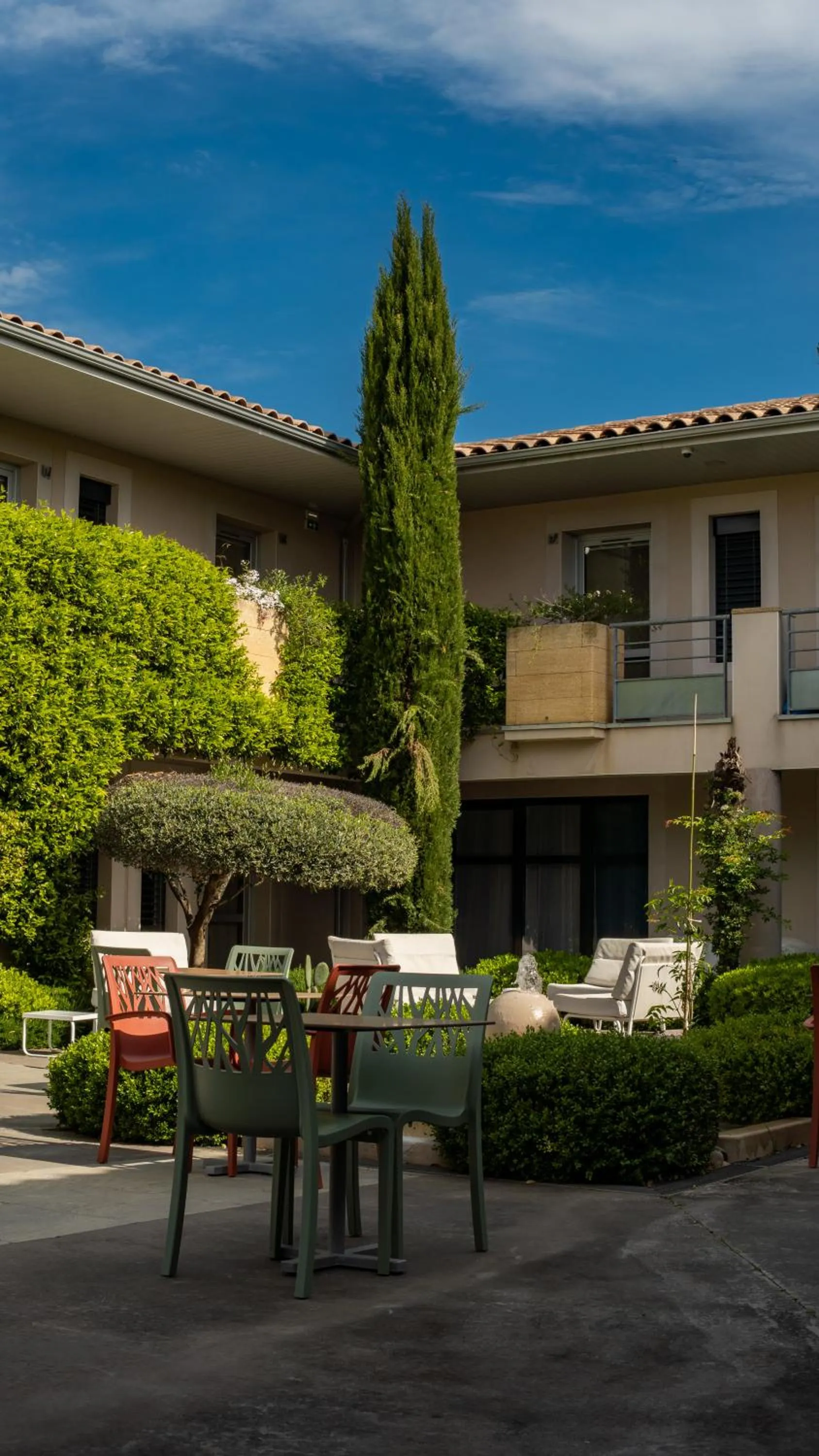 Property building in Patio De Violette