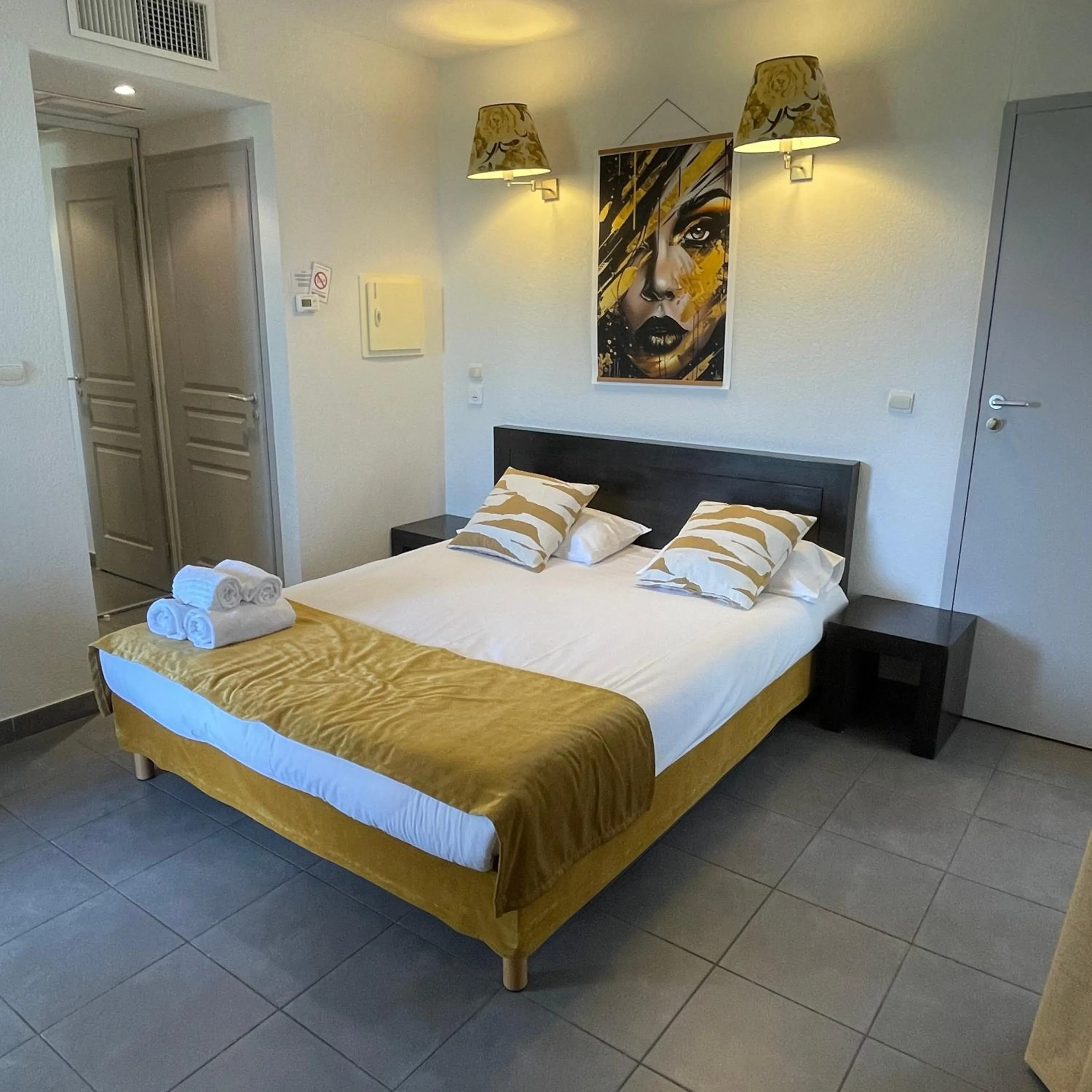 Bed in Patio De Violette