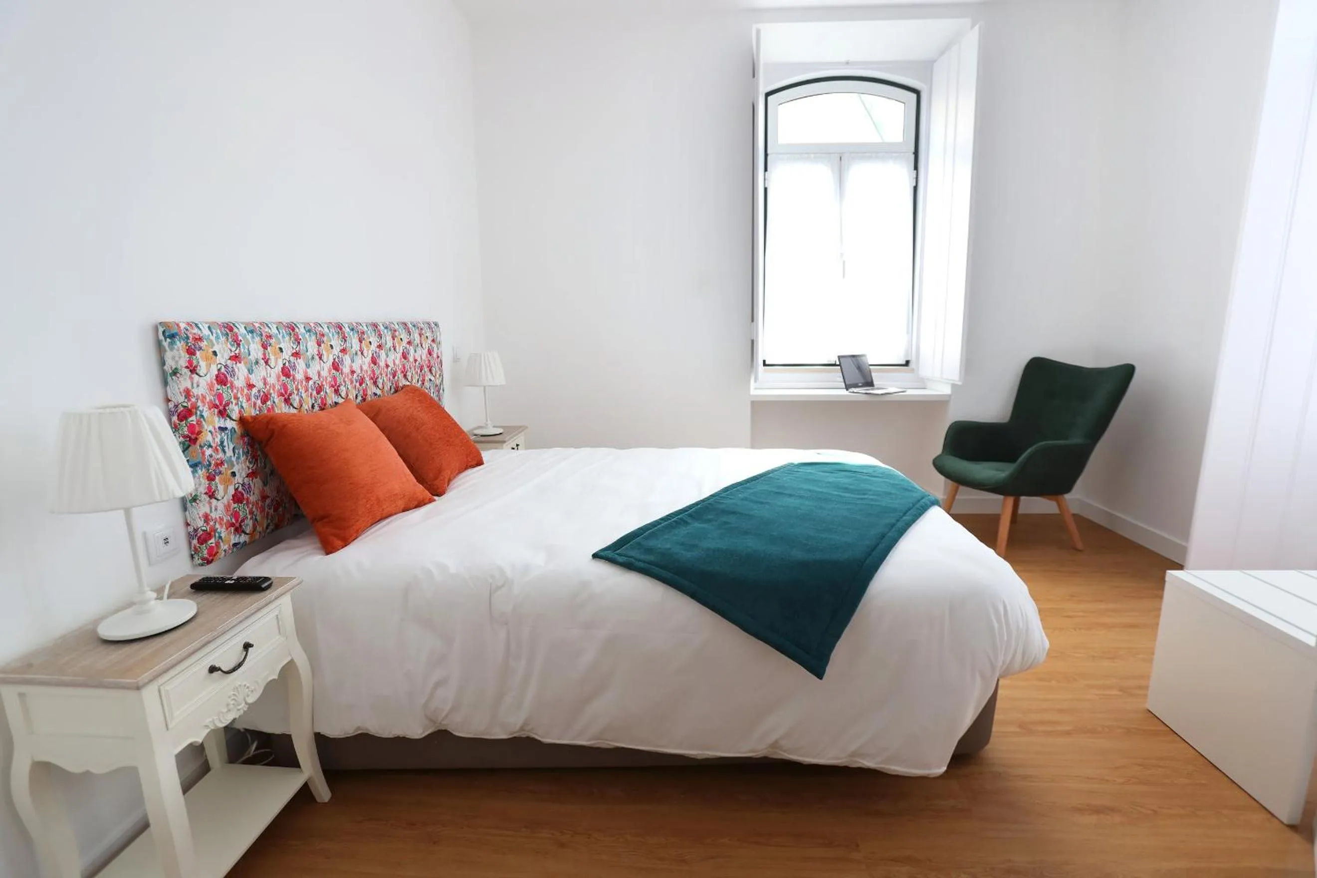 Bed in Glass Boutique - Rooms & Suites