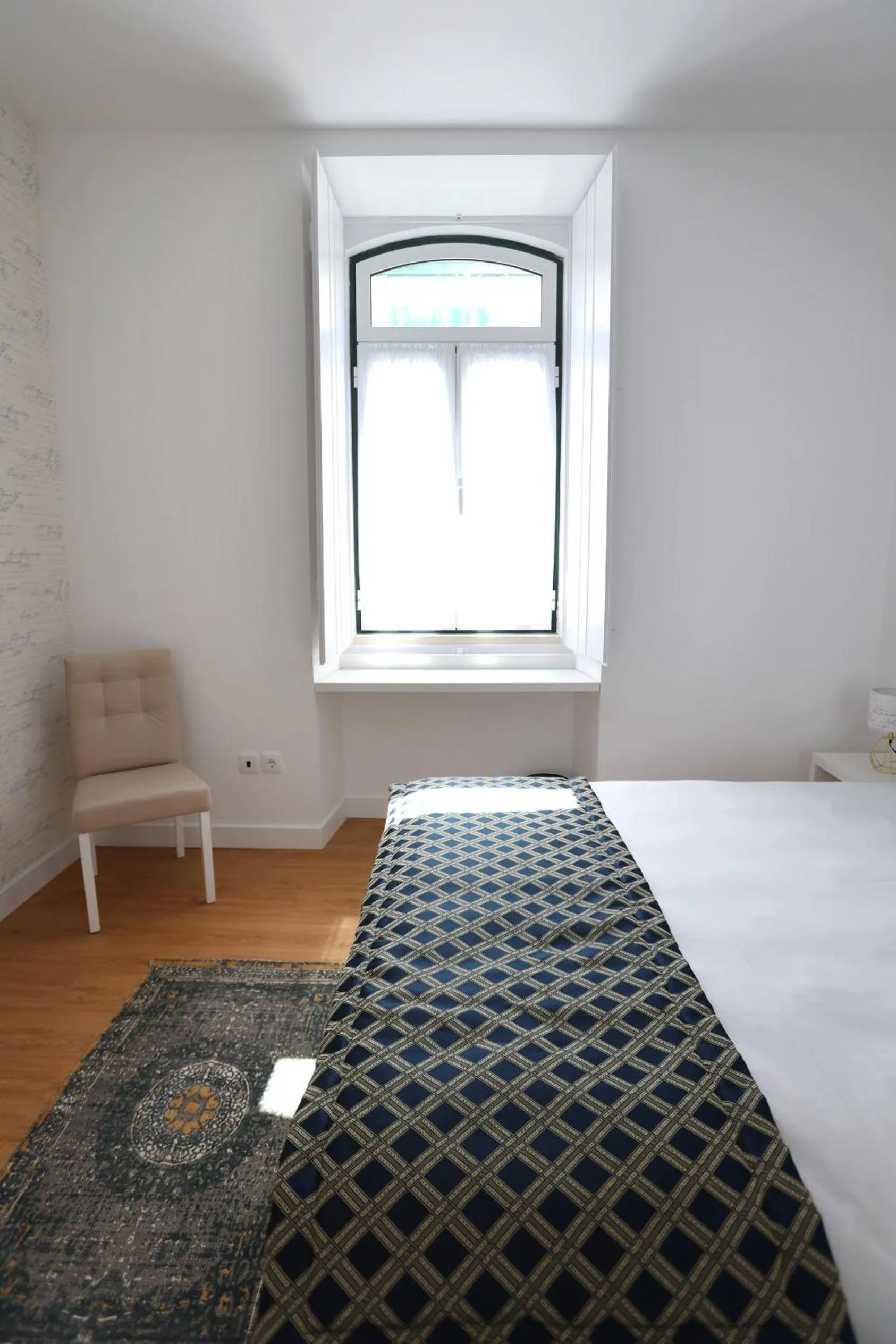 Bedroom, Bed in Glass Boutique - Rooms & Suites