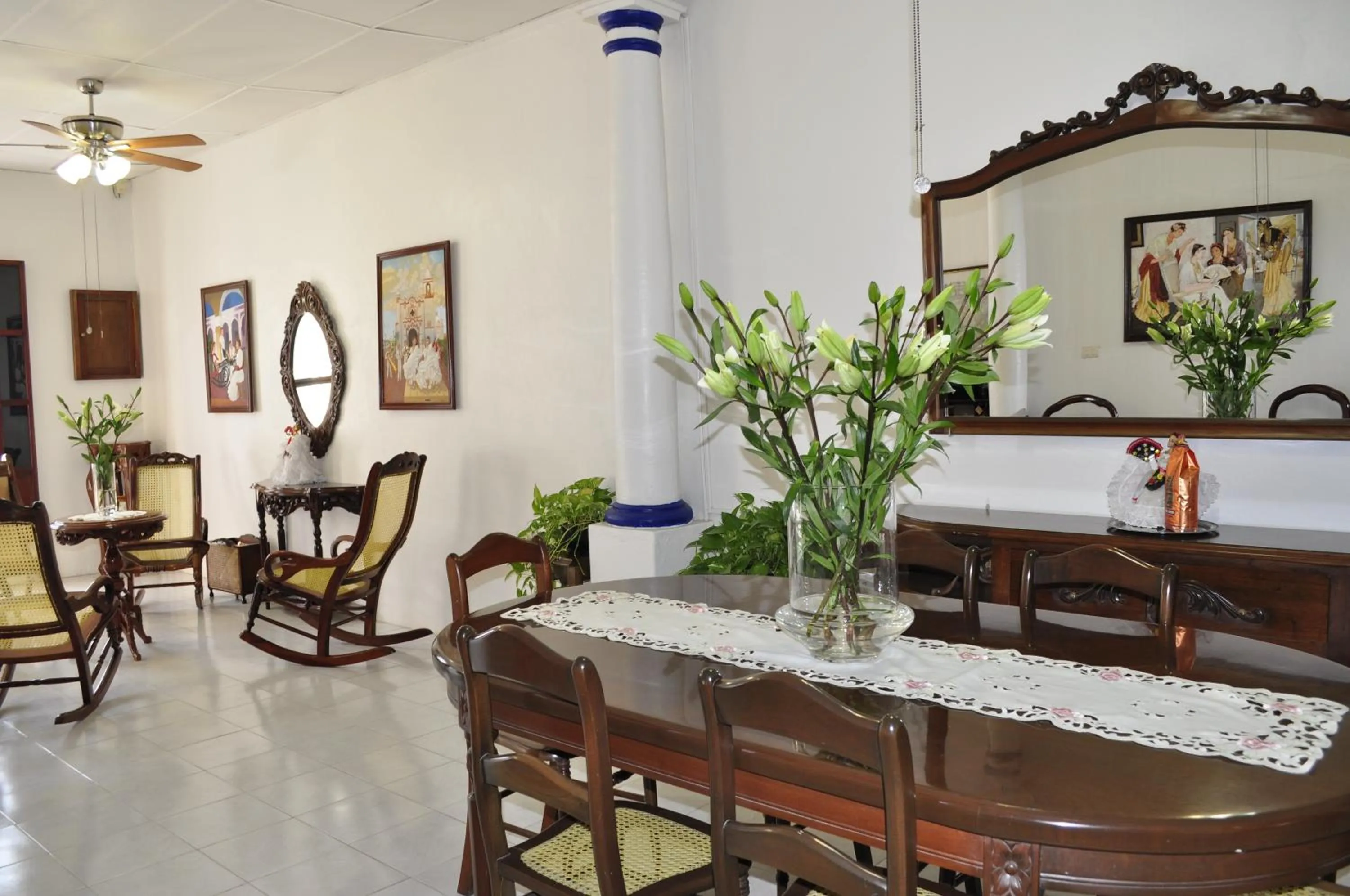 Restaurant/Places to Eat in Hotel Casa Blanca by Rotamundos