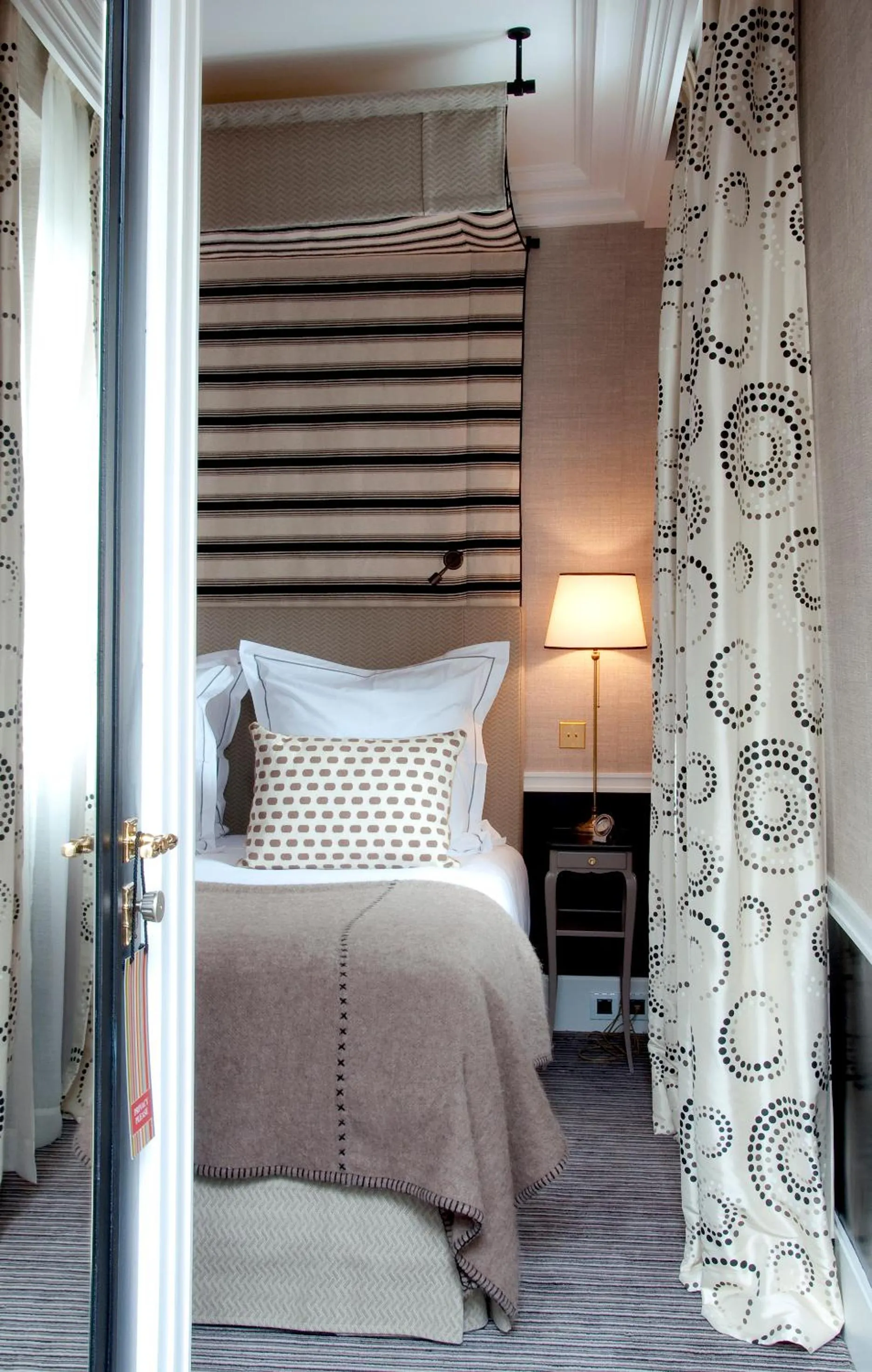 Bed in Hôtel Recamier