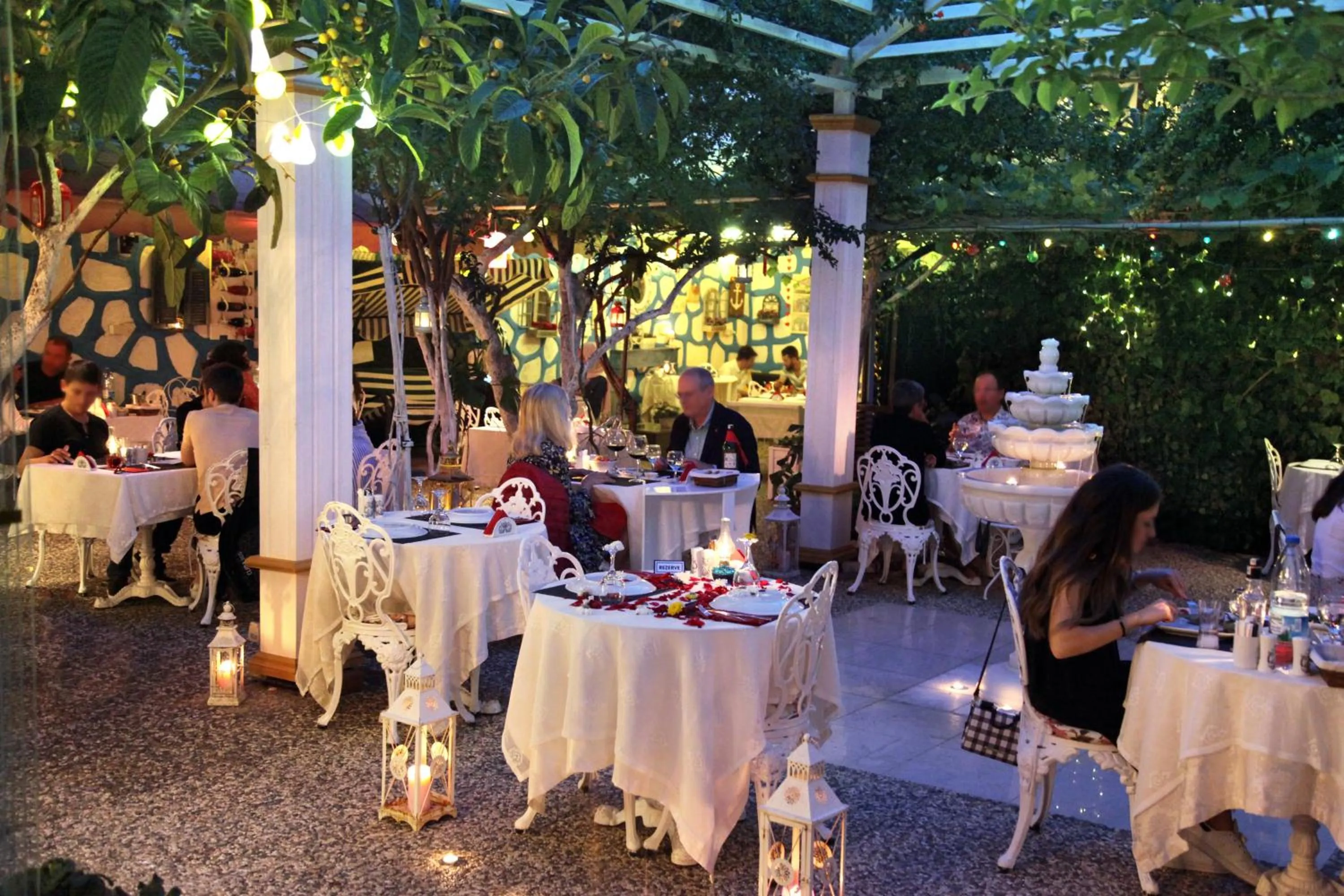 Restaurant/places to eat in Ada Palas Buyukada