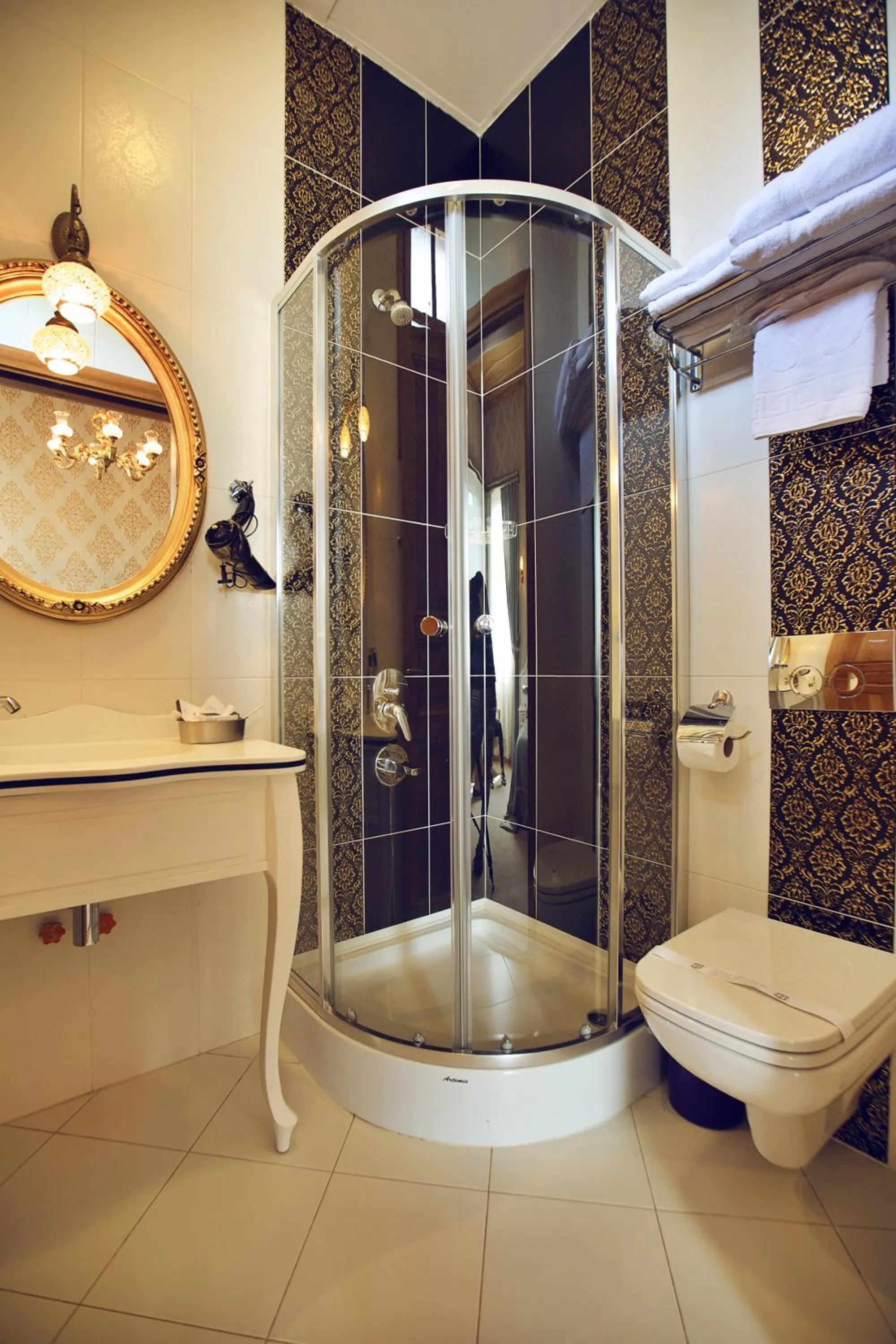 Bathroom in Ada Palas Buyukada