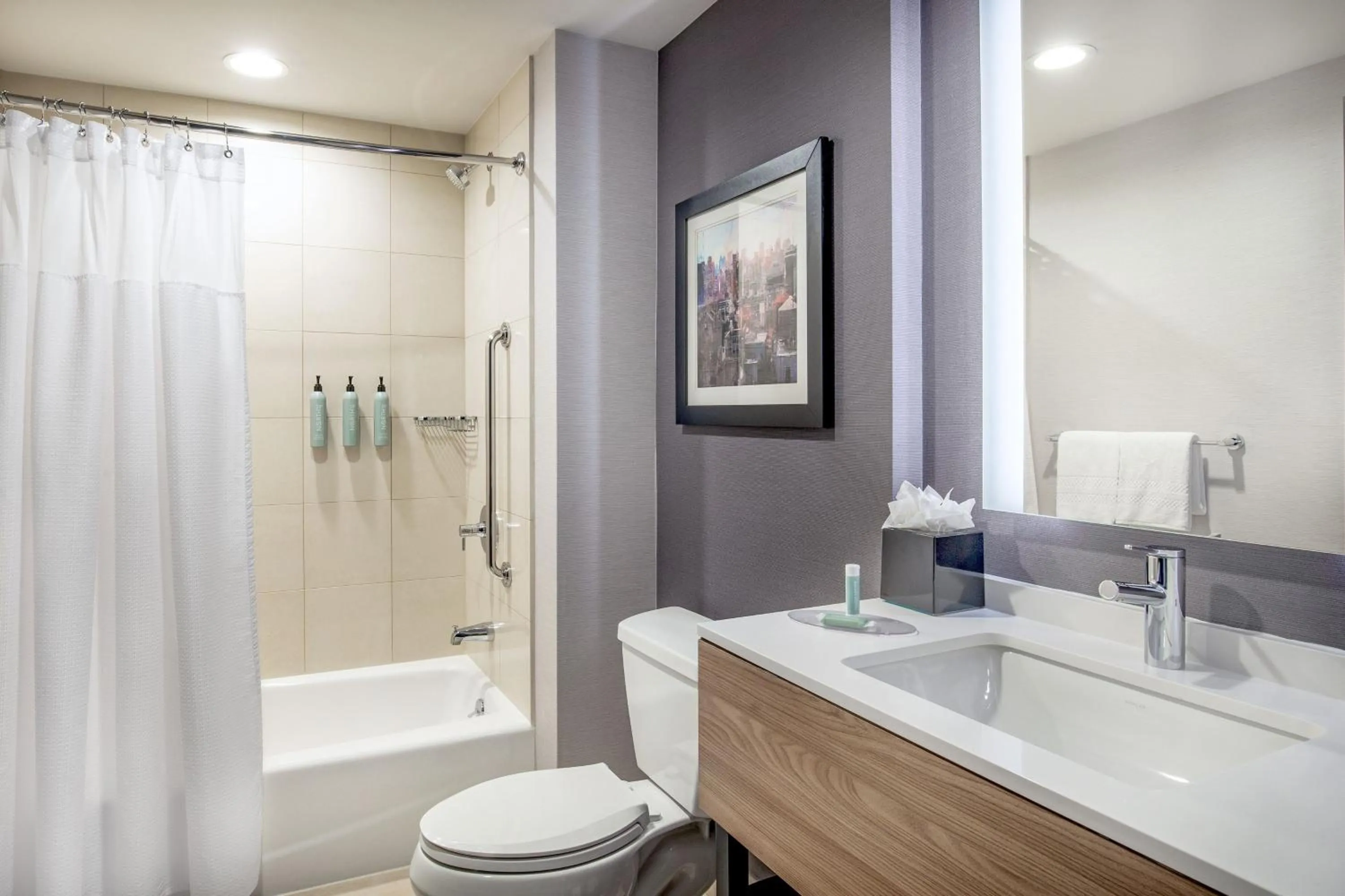 Bathroom in Courtyard by Marriott Times Square West
