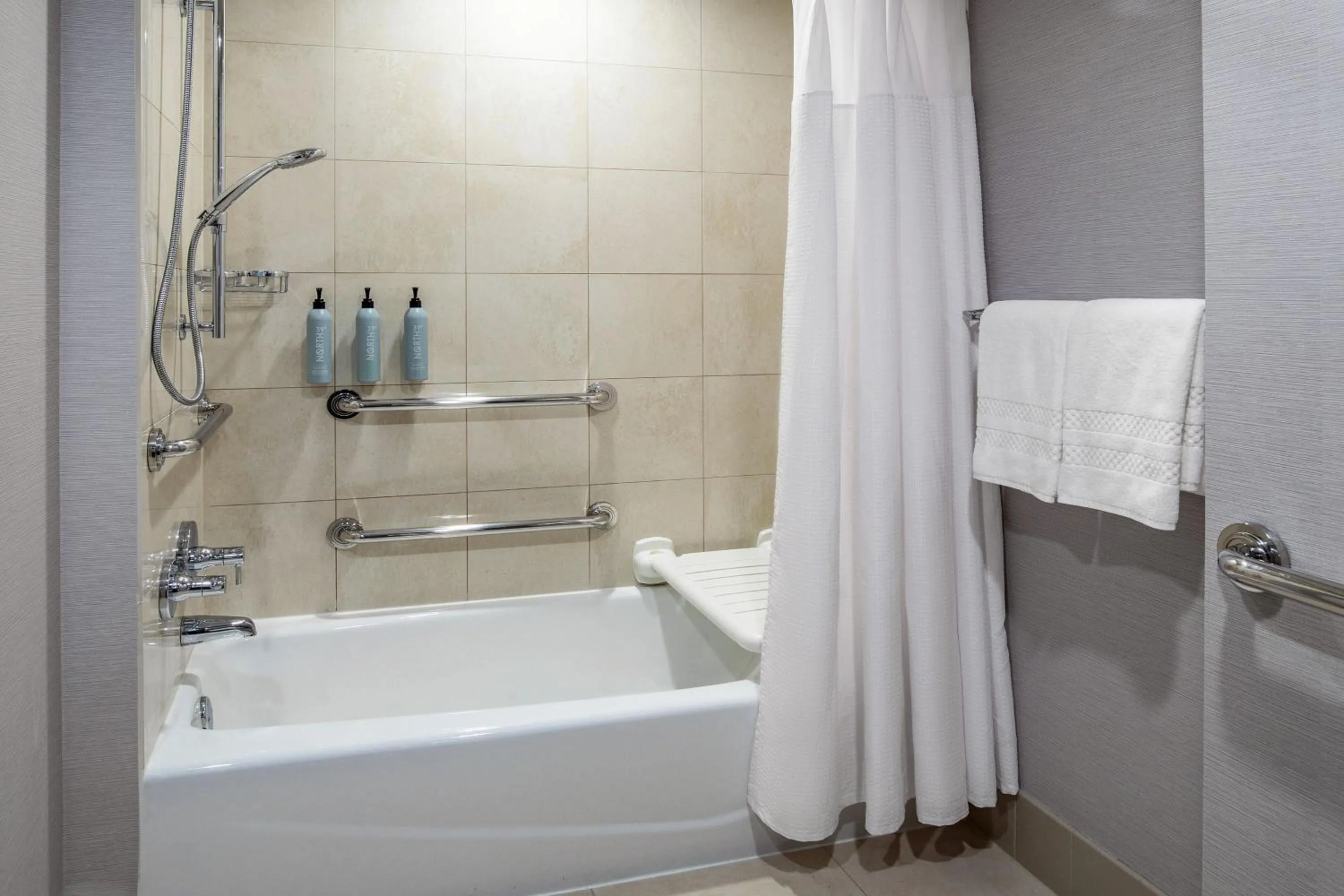 Bathroom in Courtyard by Marriott Times Square West