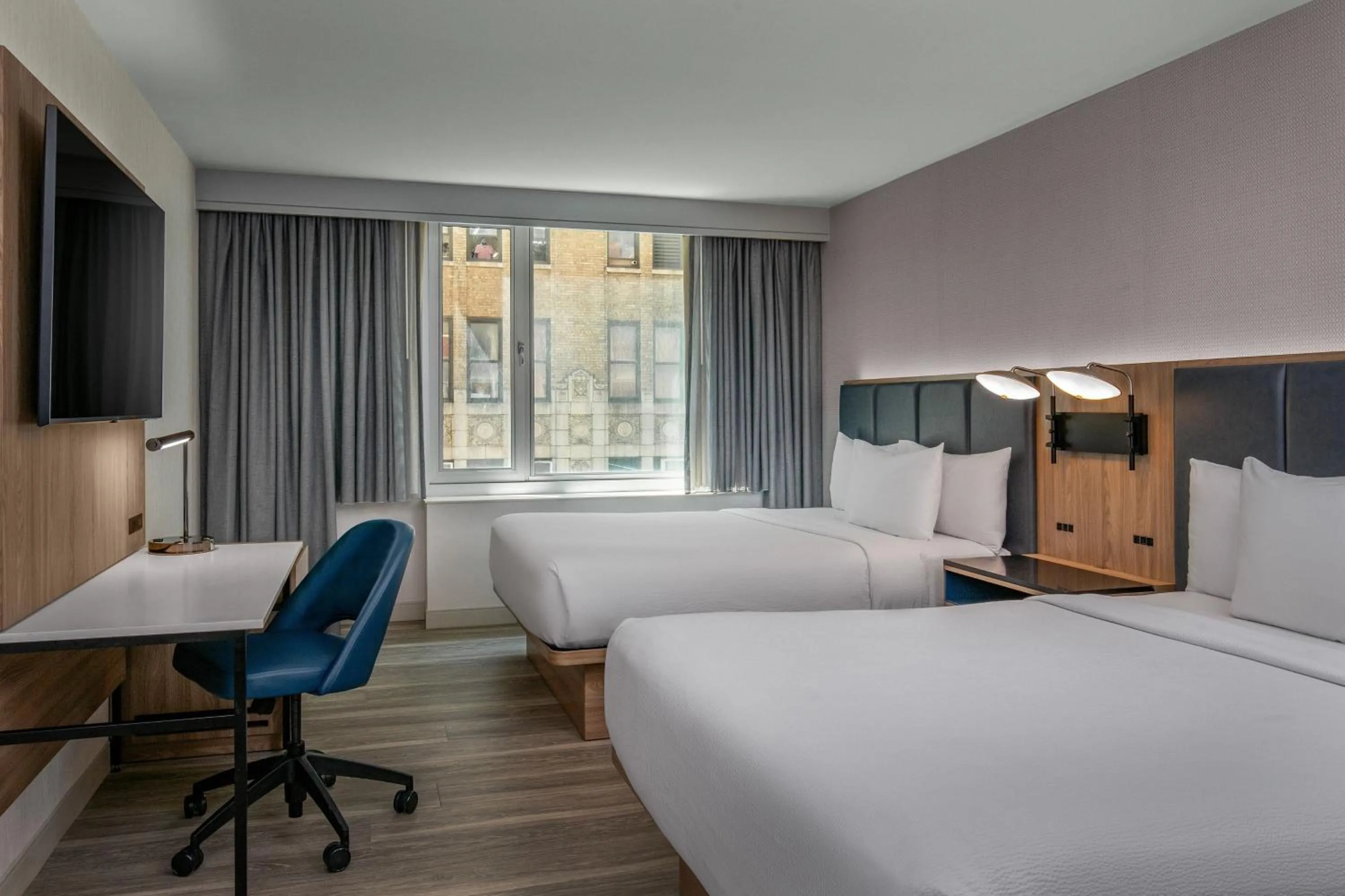 Photo of the whole room, Bed in Courtyard by Marriott Times Square West
