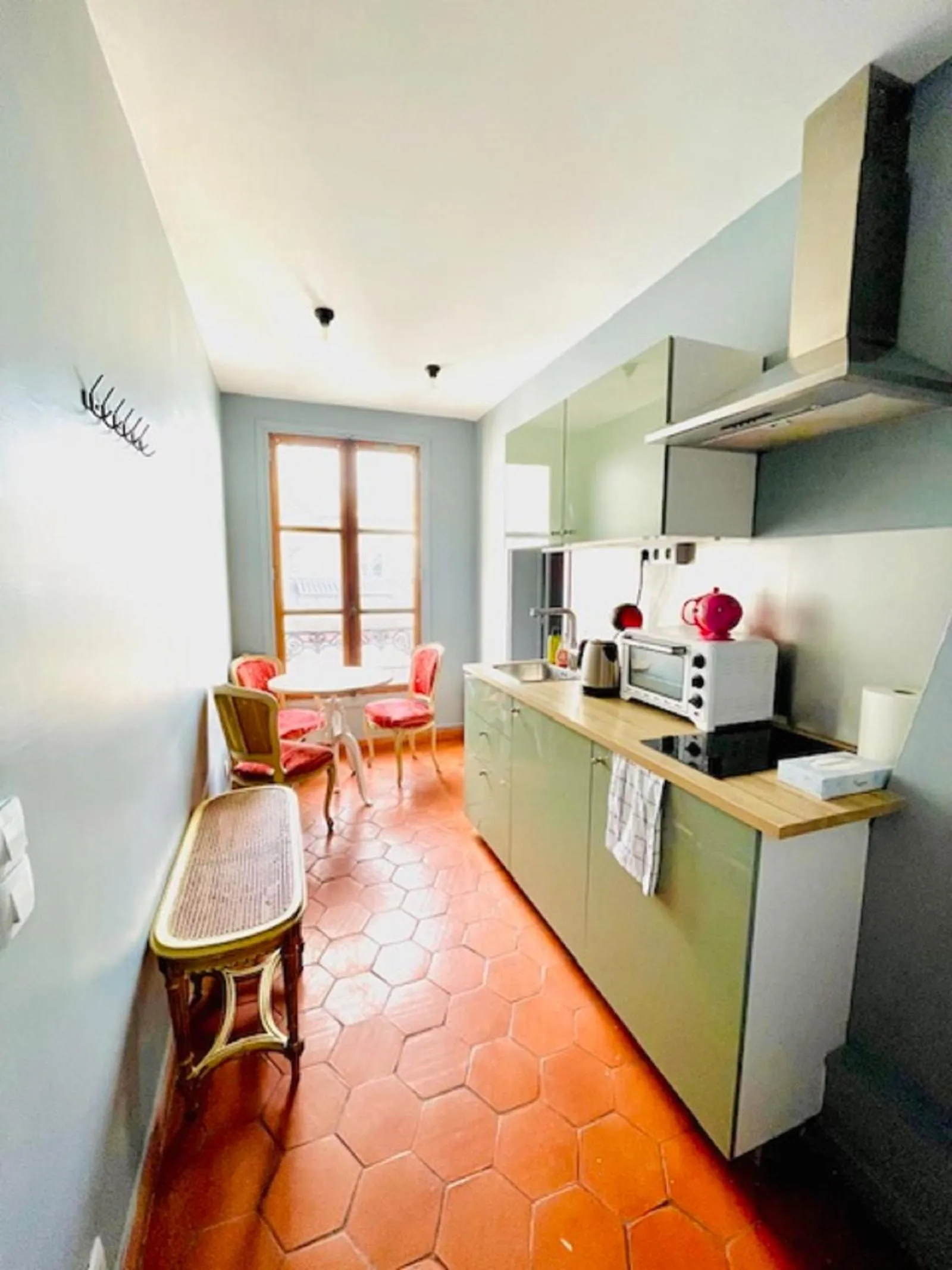 Kitchen or kitchenette in Le Pavillon Hotel