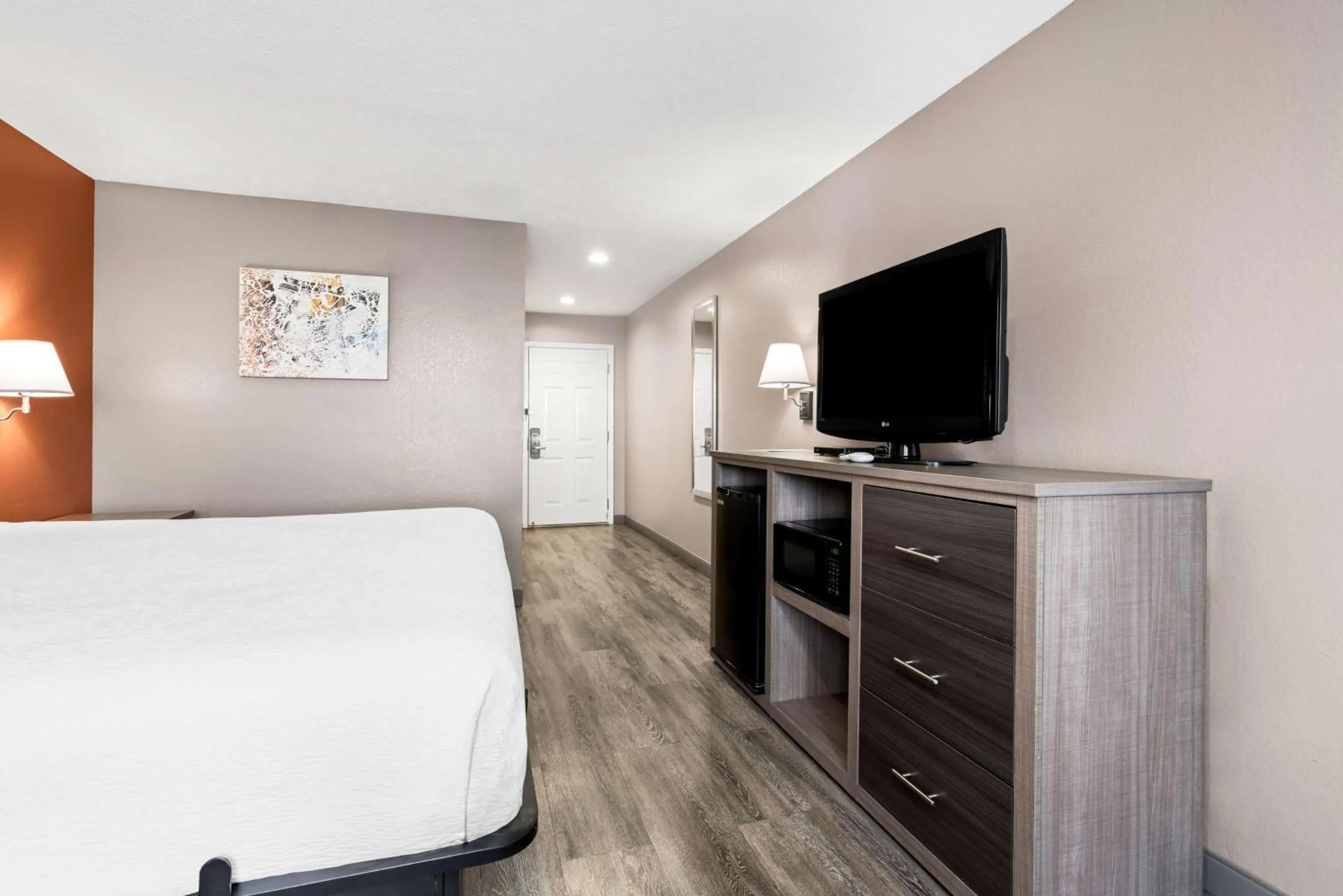 Bedroom in Best Western Gateway Inn