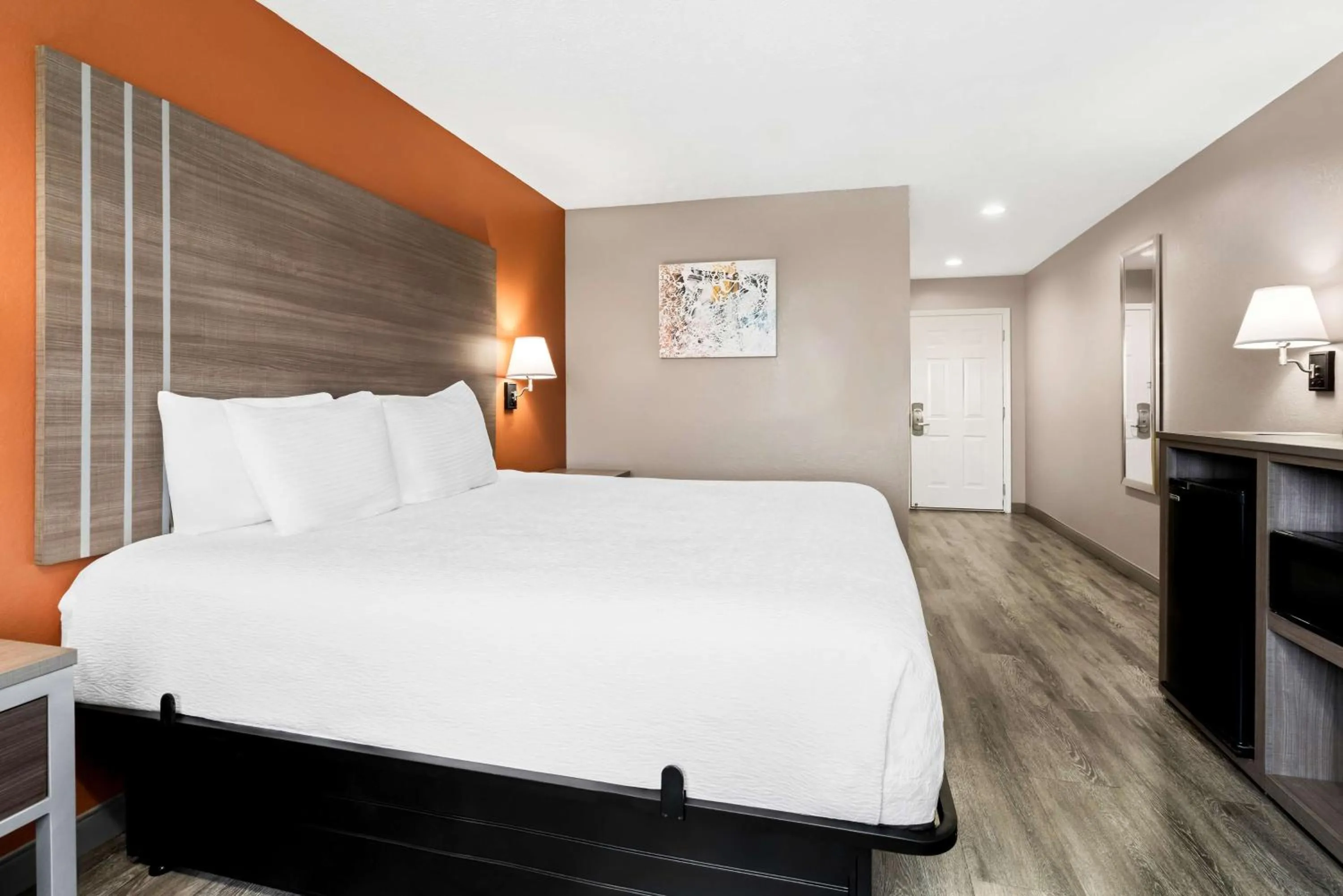 Bedroom in Best Western Gateway Inn