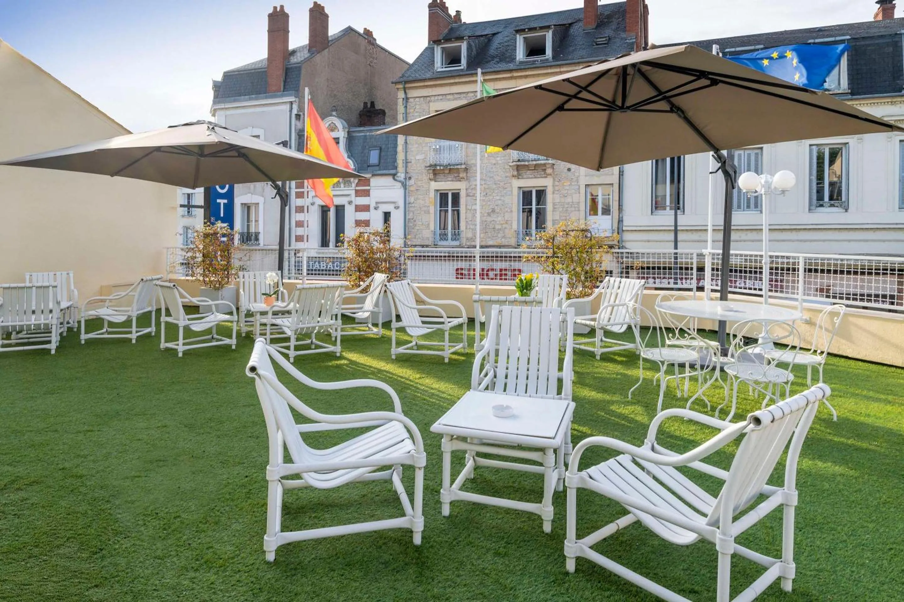 Property building in Best Western de Diane