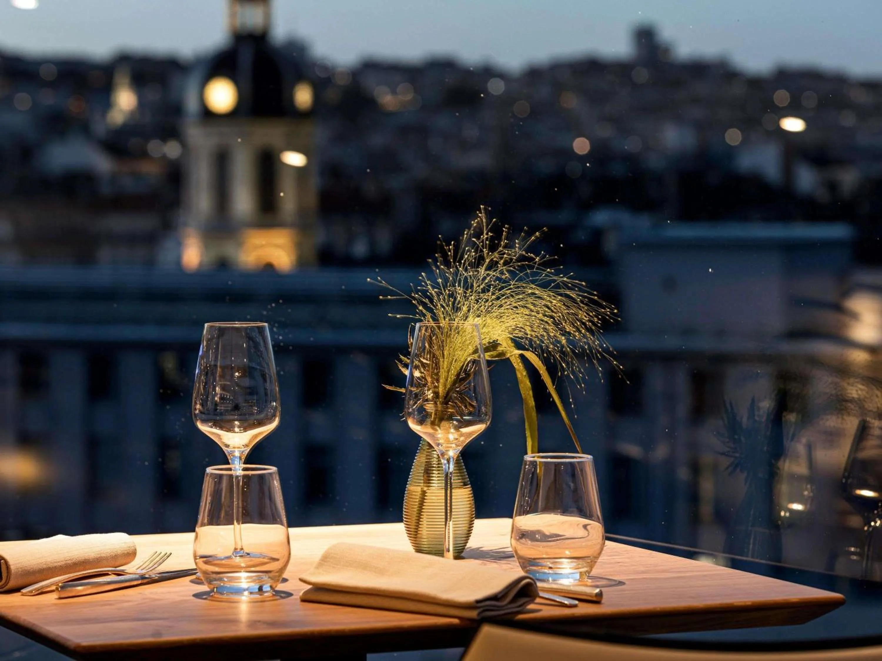 Restaurant/places to eat in Sofitel Lyon Bellecour
