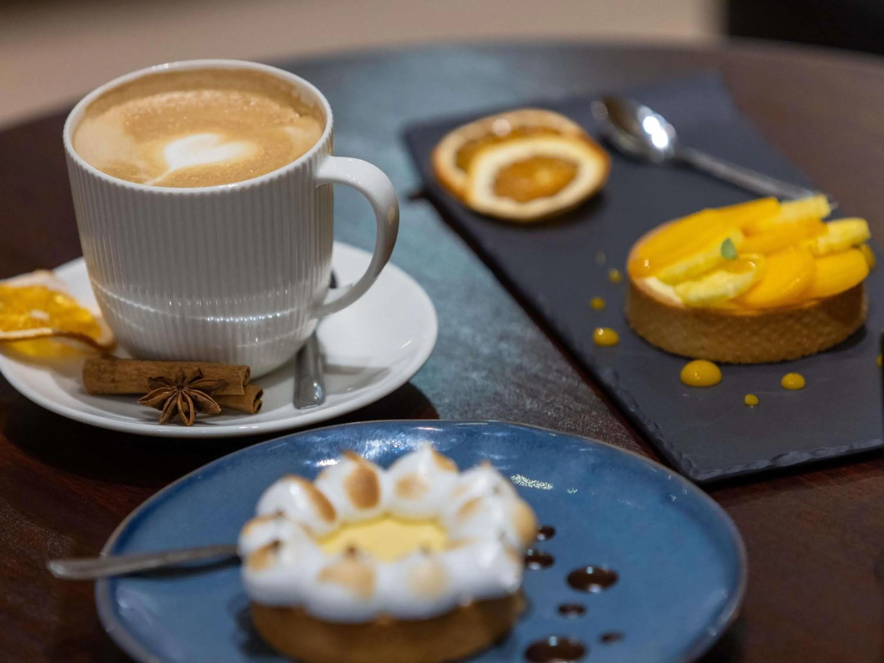 Lounge or bar in Sofitel Lyon Bellecour