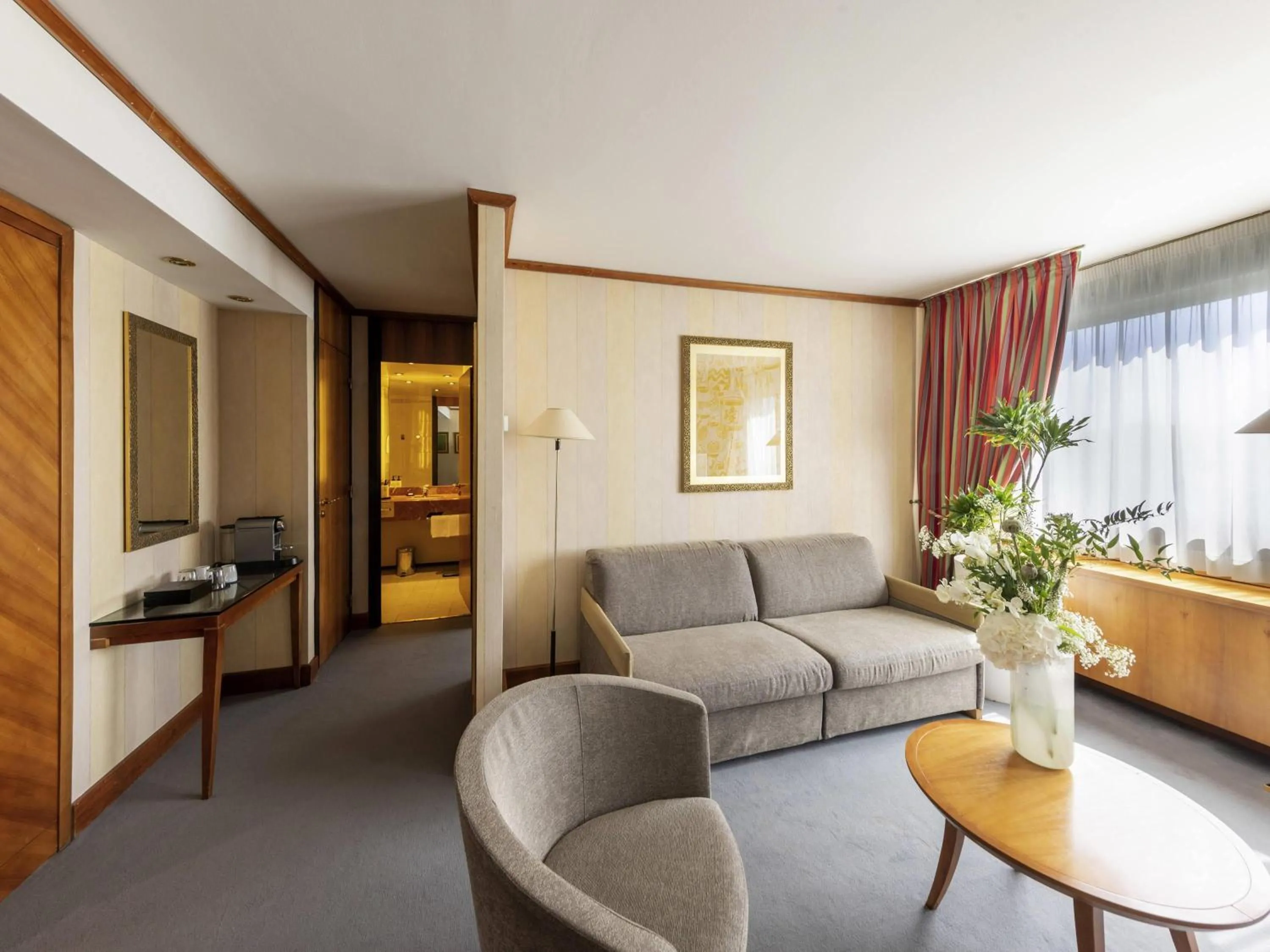 Photo of the whole room in Sofitel Lyon Bellecour