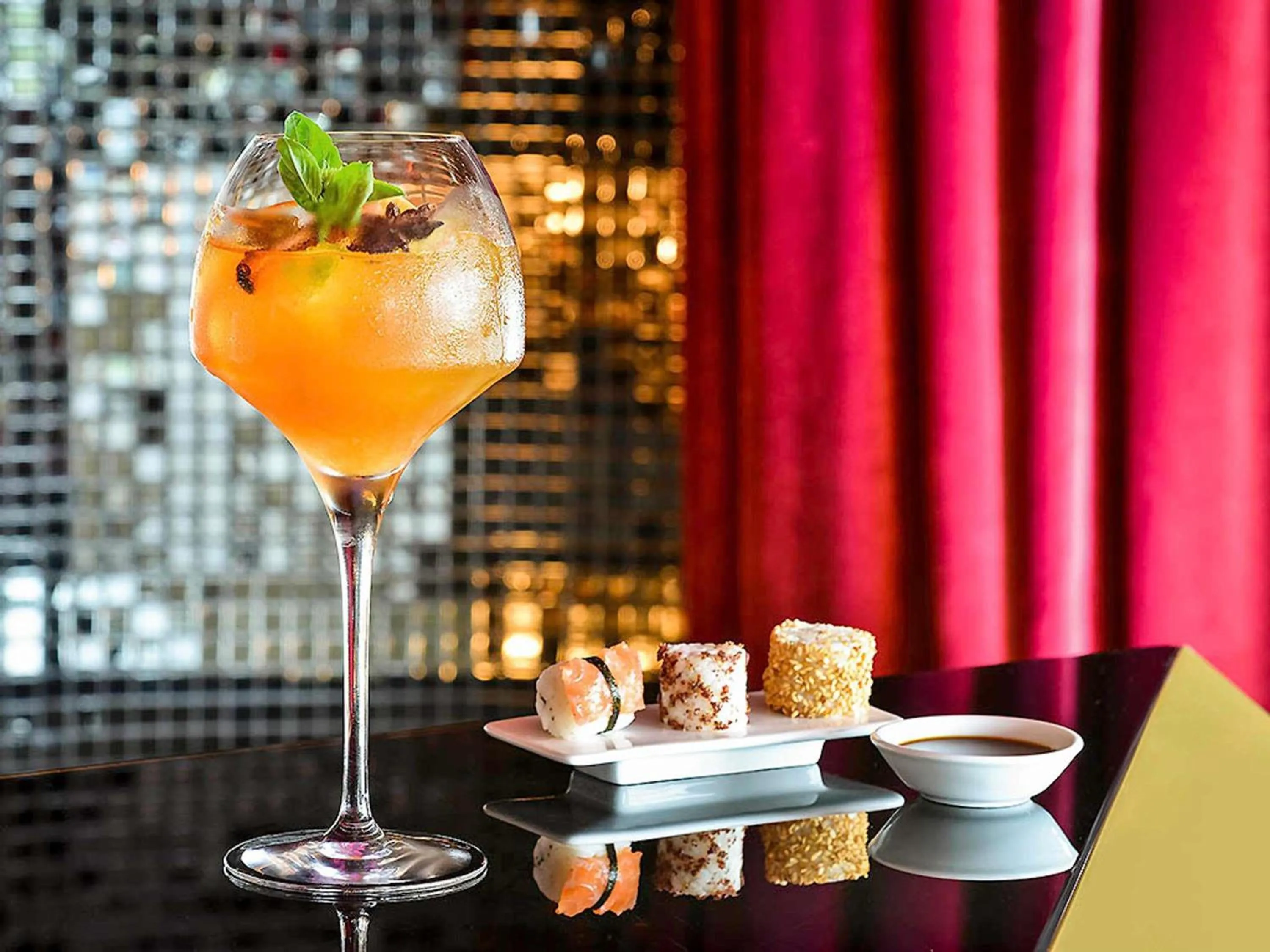 Lounge or bar in Sofitel Lyon Bellecour