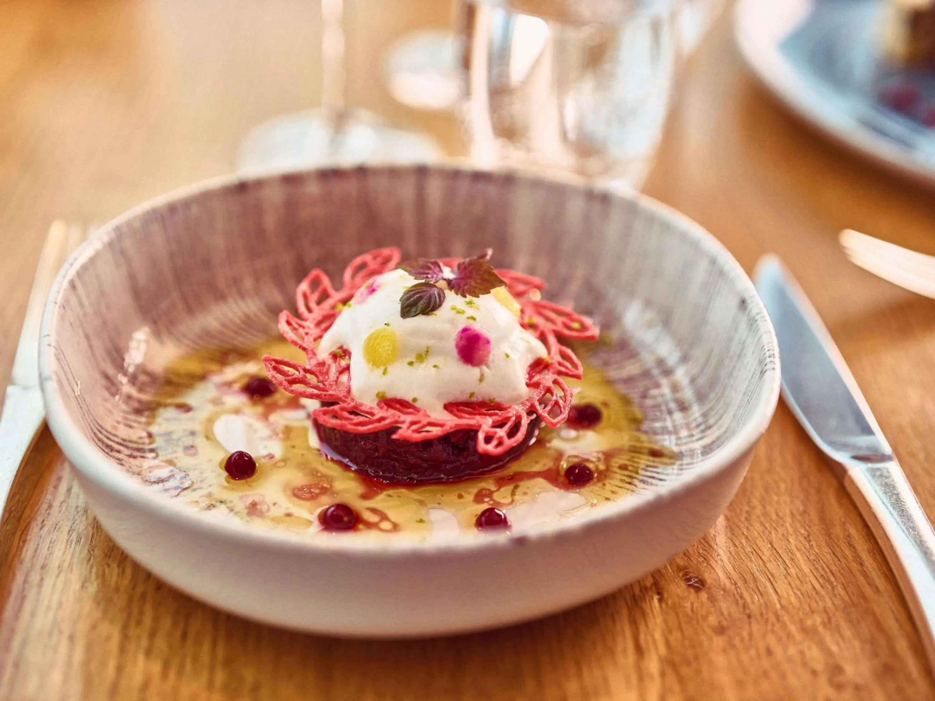 Restaurant/places to eat in Sofitel Lyon Bellecour