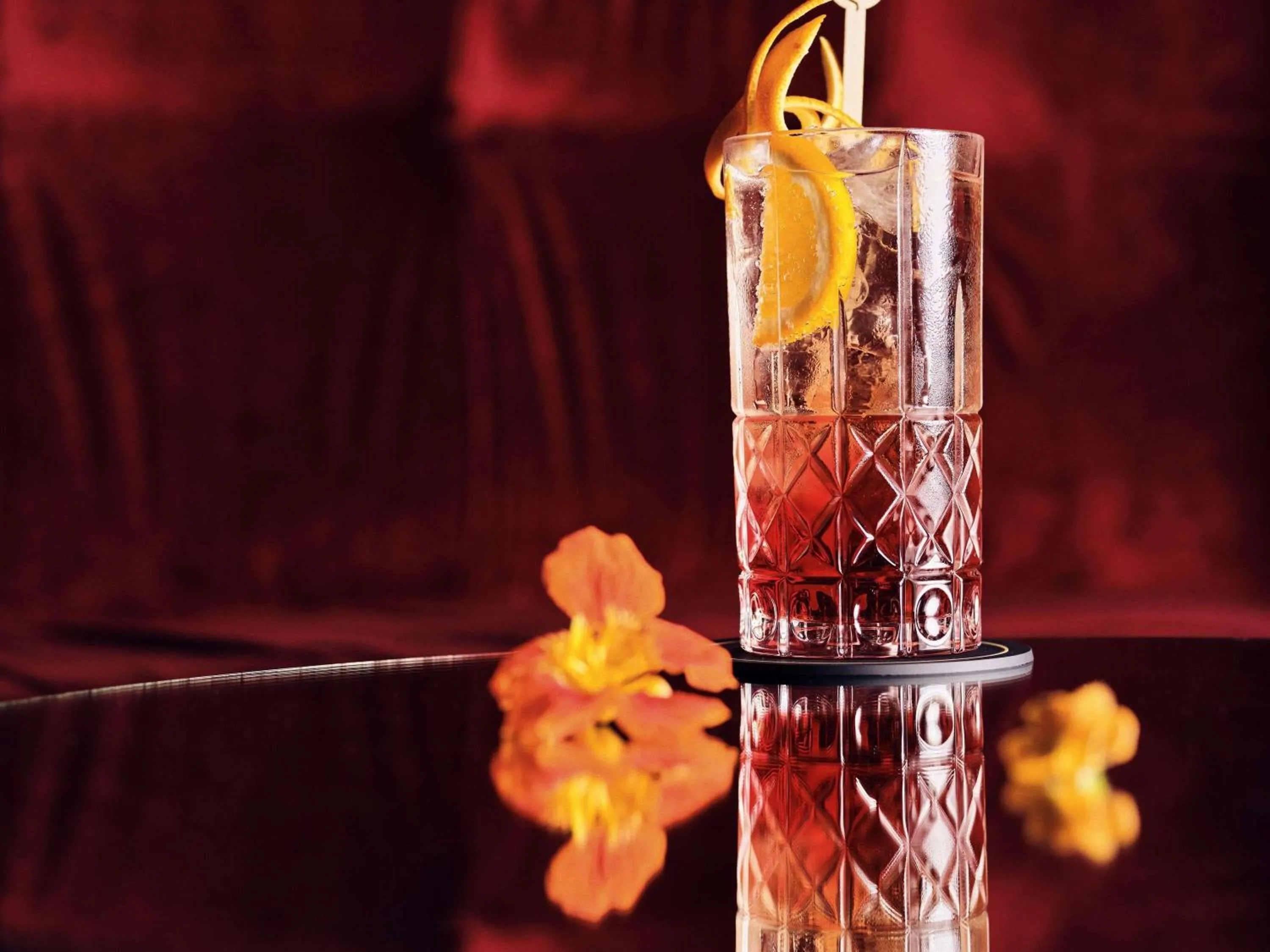 Lounge or bar in Sofitel Lyon Bellecour