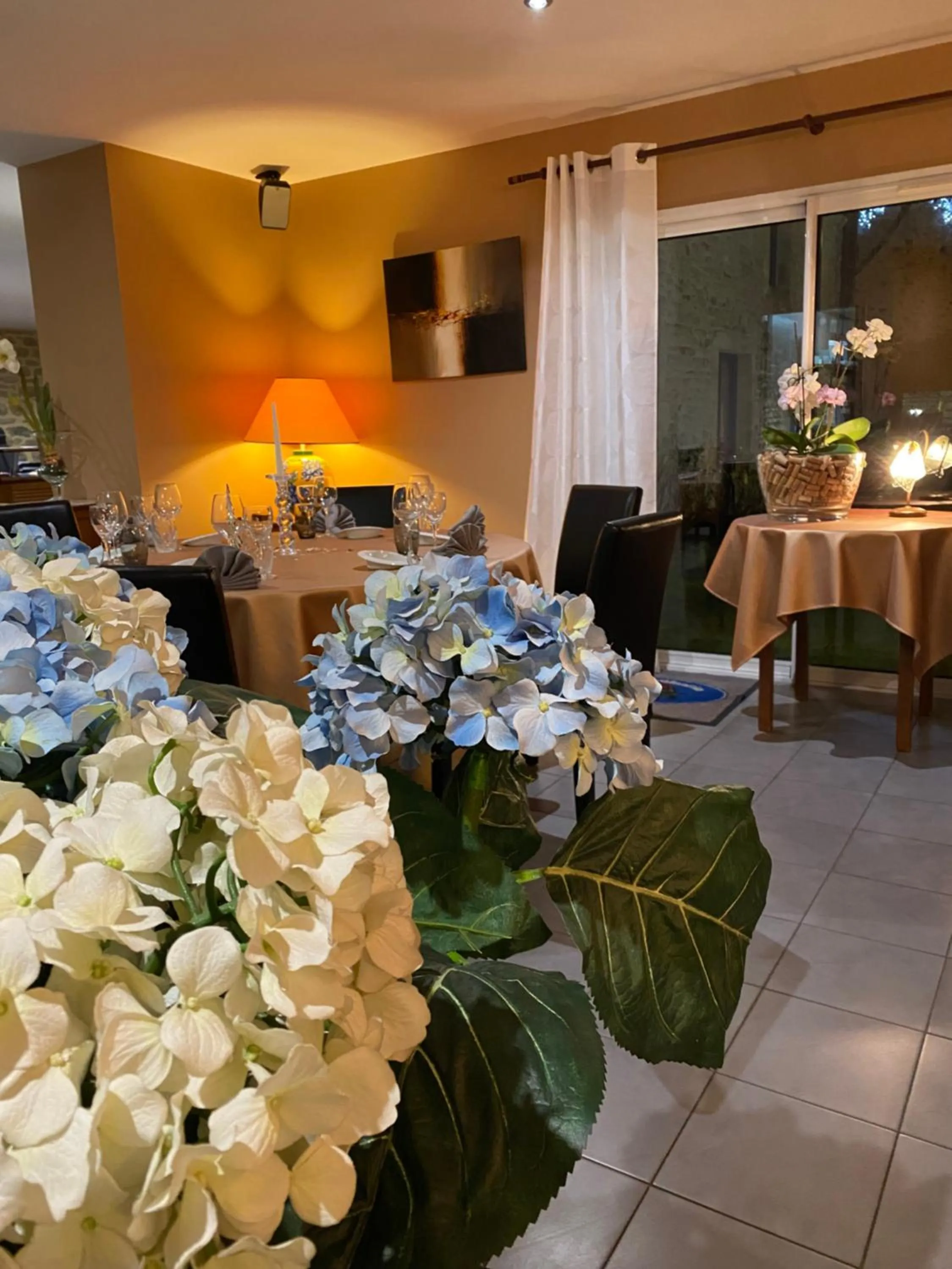 Restaurant/places to eat in Hôtel - Restaurant l'Hortensia