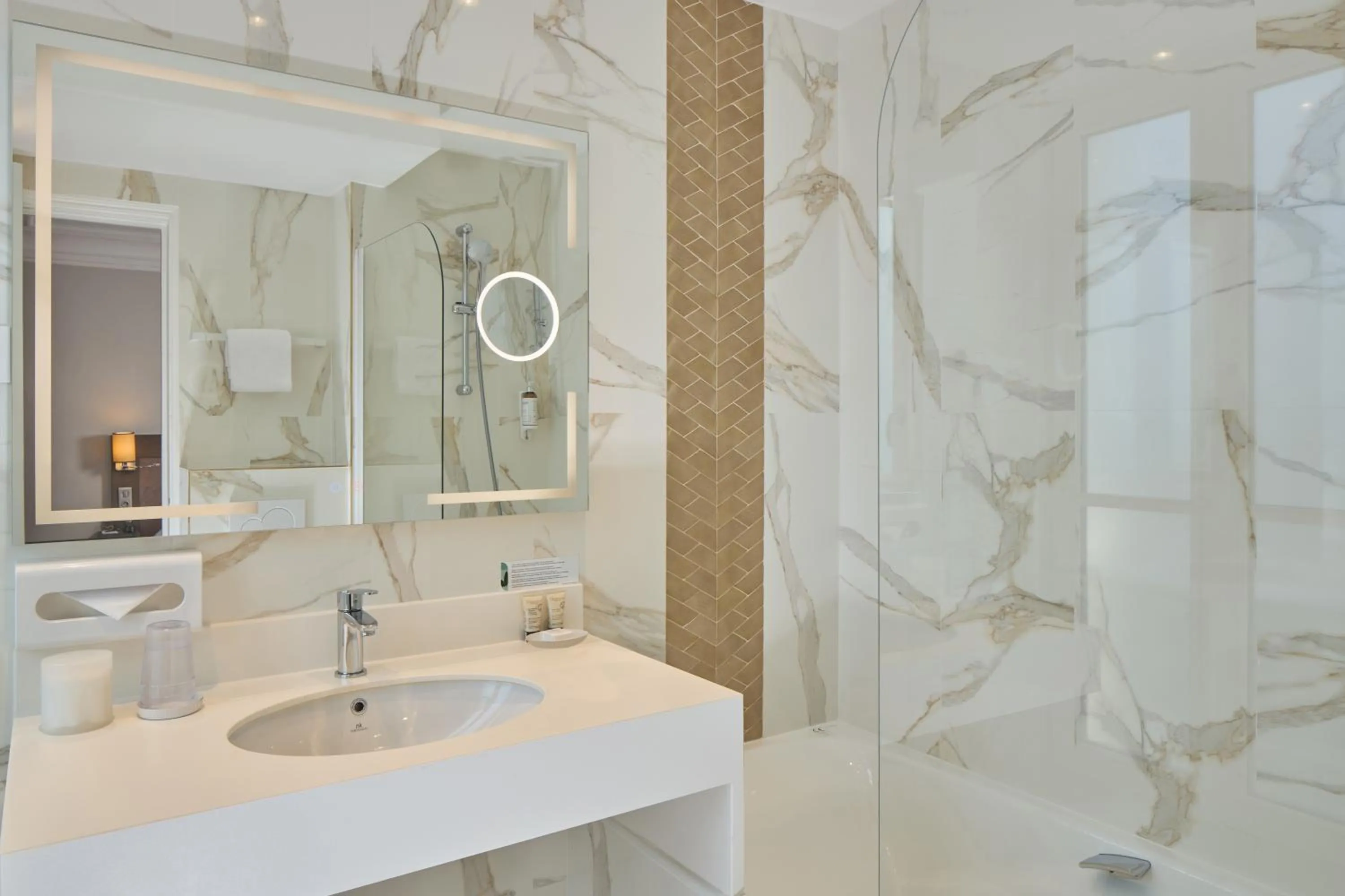 Bathroom in Régence Etoile