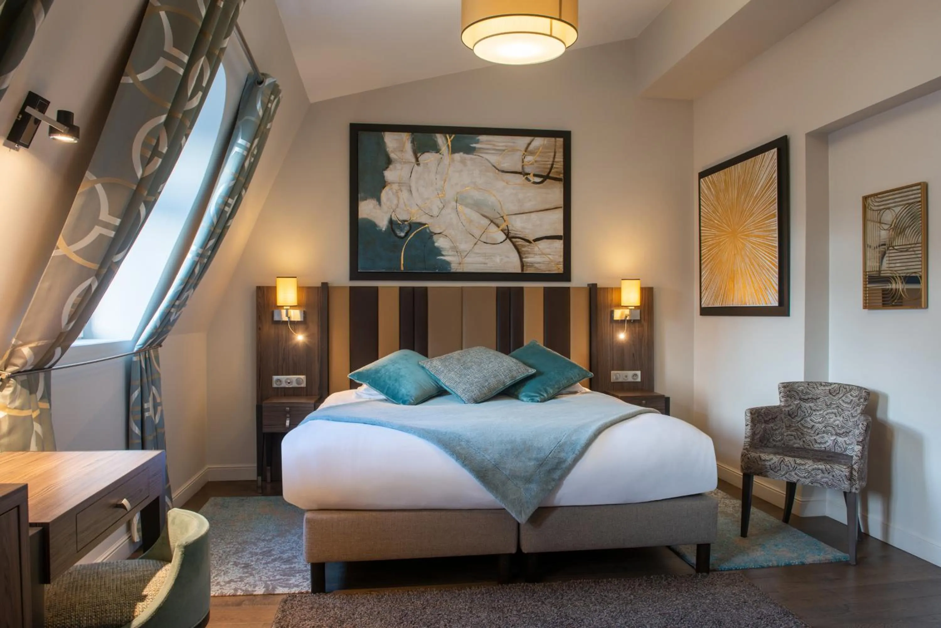 Bedroom, Bed in Régence Etoile