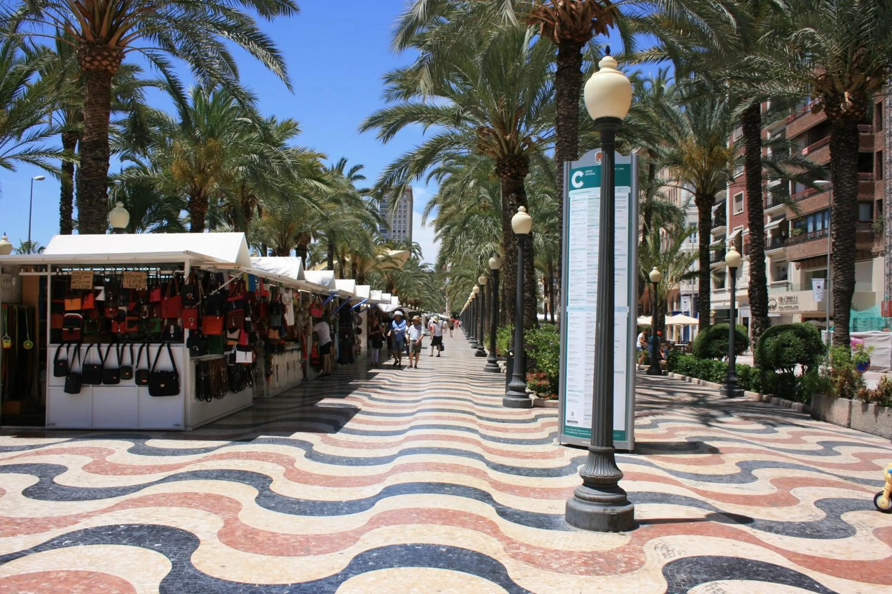 Nearby landmark in Mendez Nuñez Alicante