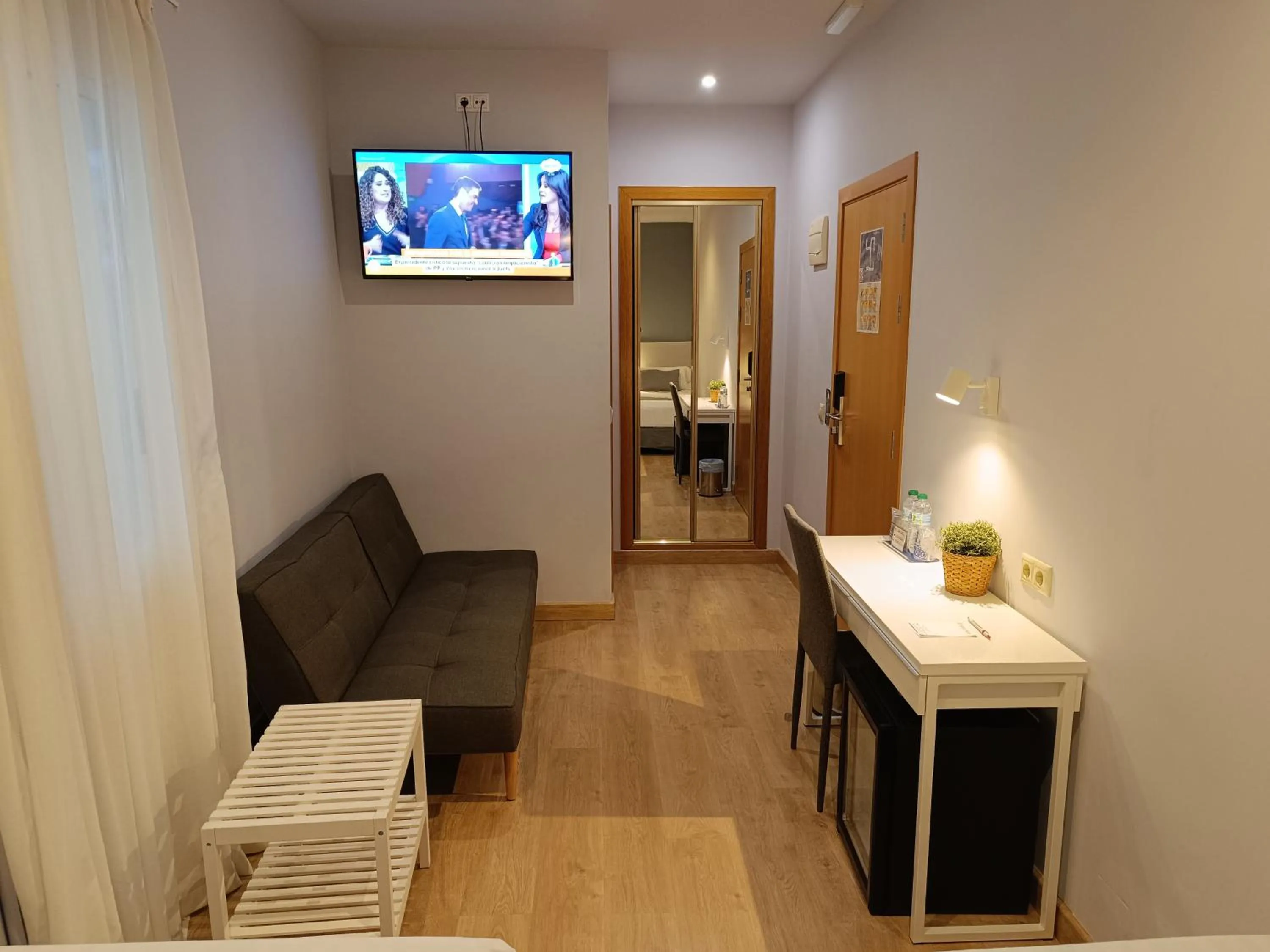 Photo of the whole room in Mendez Nuñez Alicante