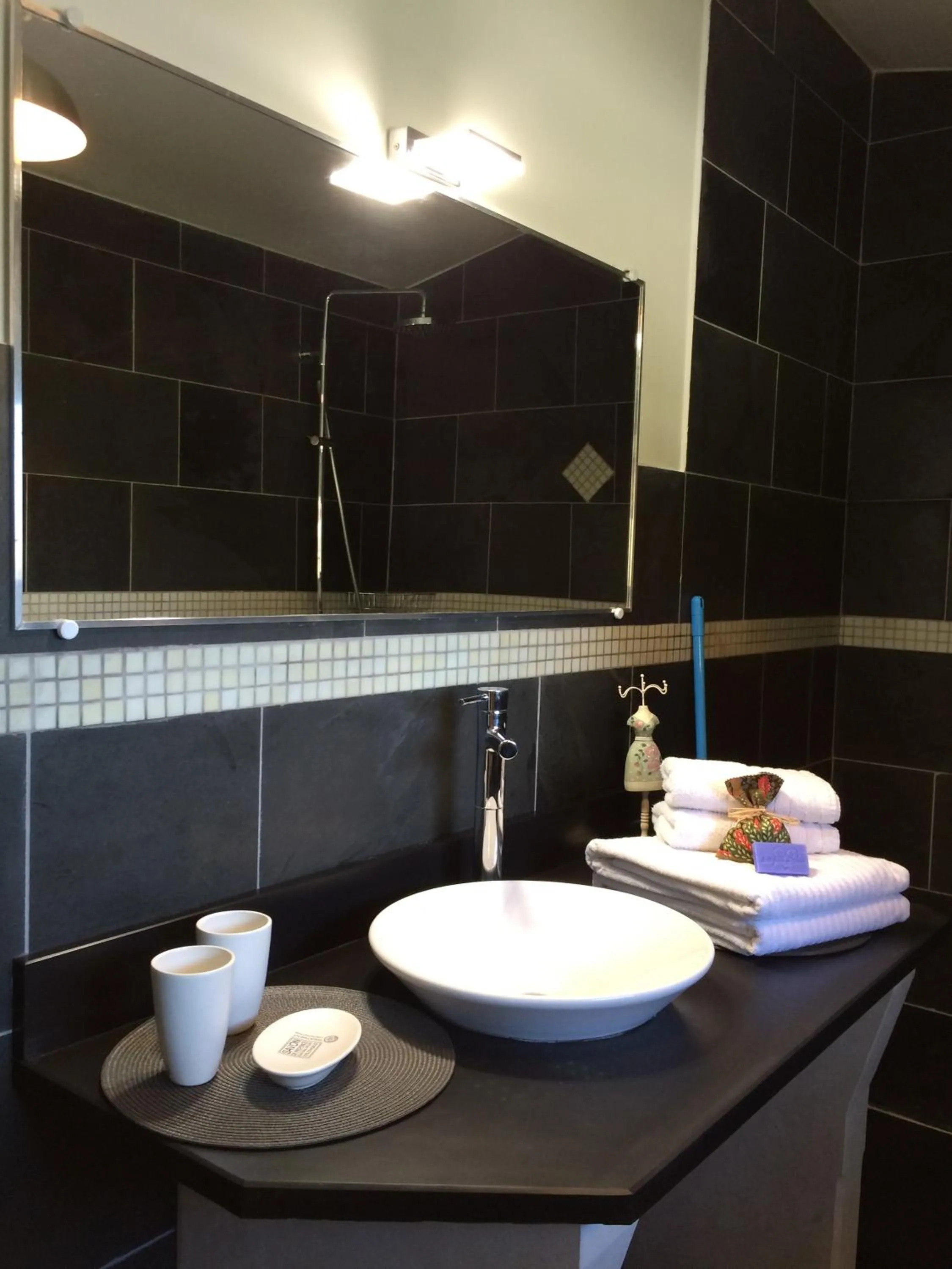 Bathroom in B&B Le Deffends de Redon