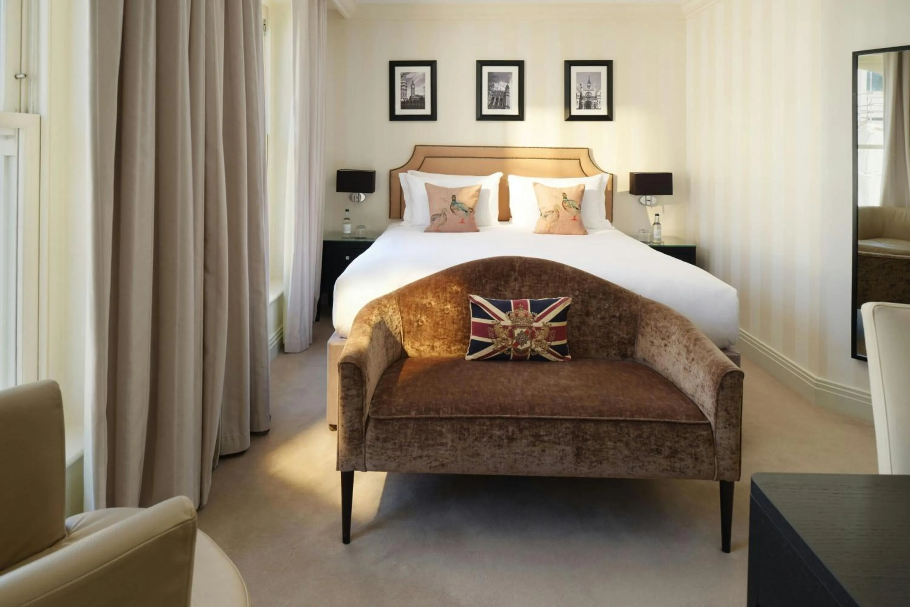 Photo of the whole room, Bed in Hotel Xenia - Autograph Collection