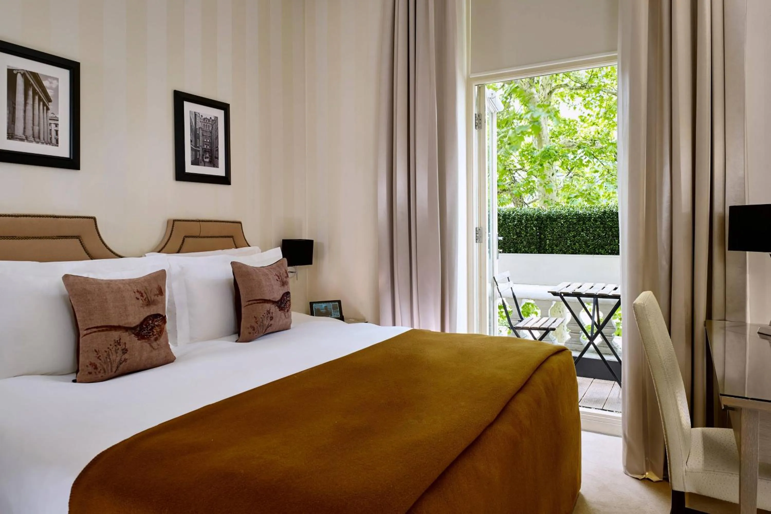 Photo of the whole room, Bed in Hotel Xenia - Autograph Collection