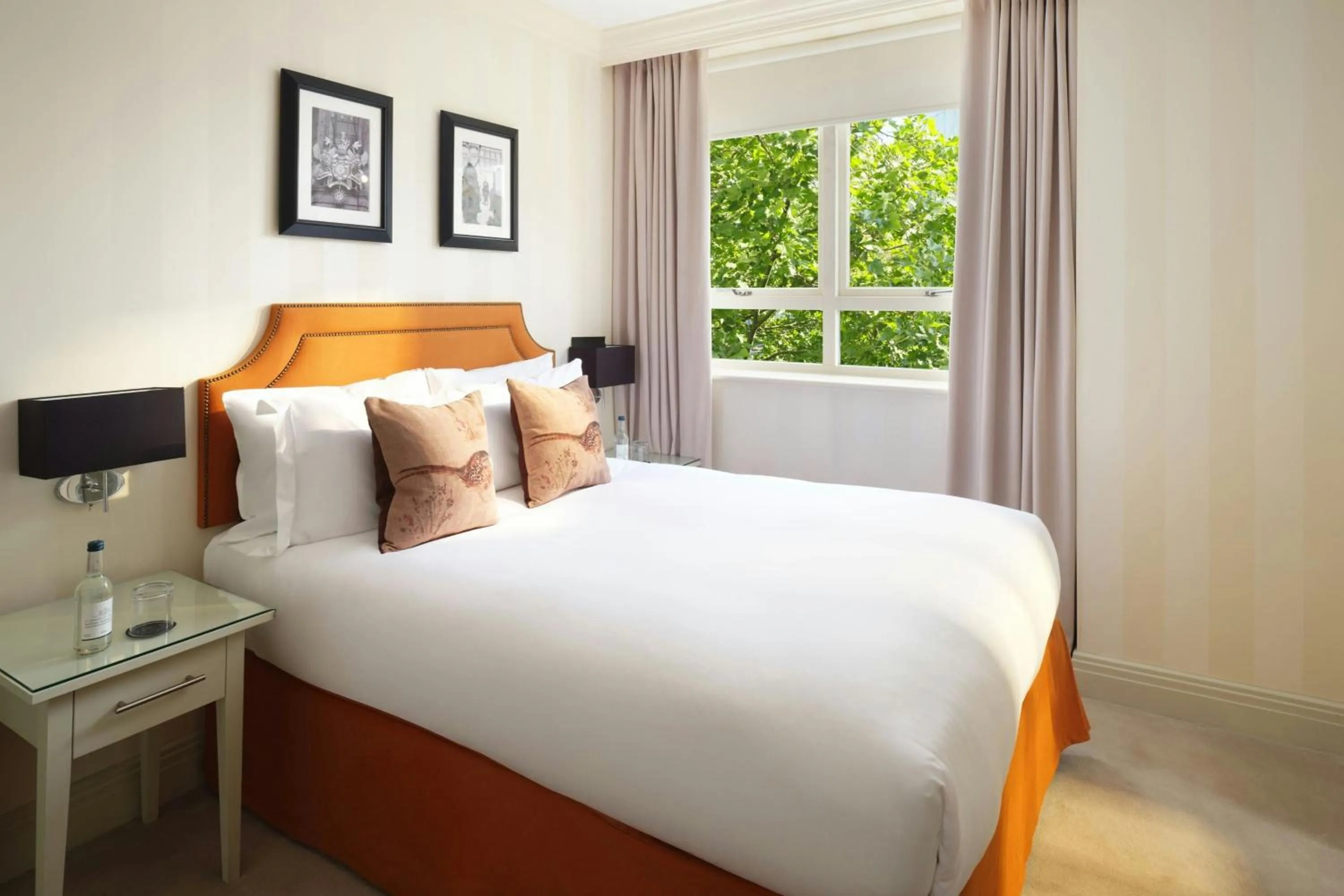 Photo of the whole room, Bed in Hotel Xenia, Autograph Collection